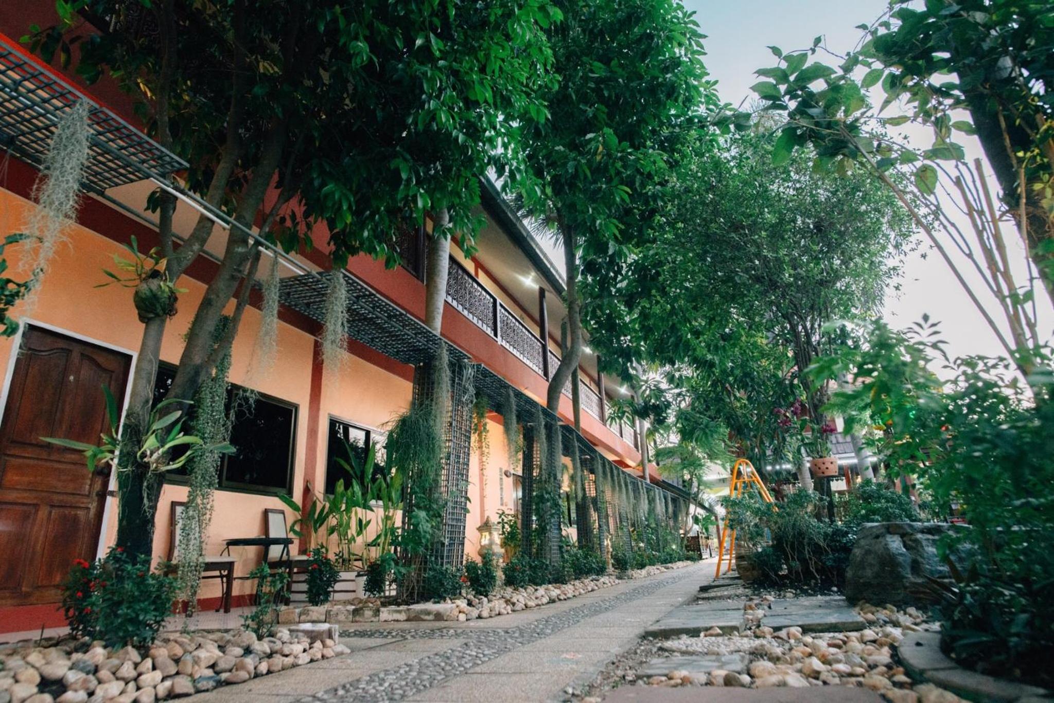 Noble Night Guesthouse