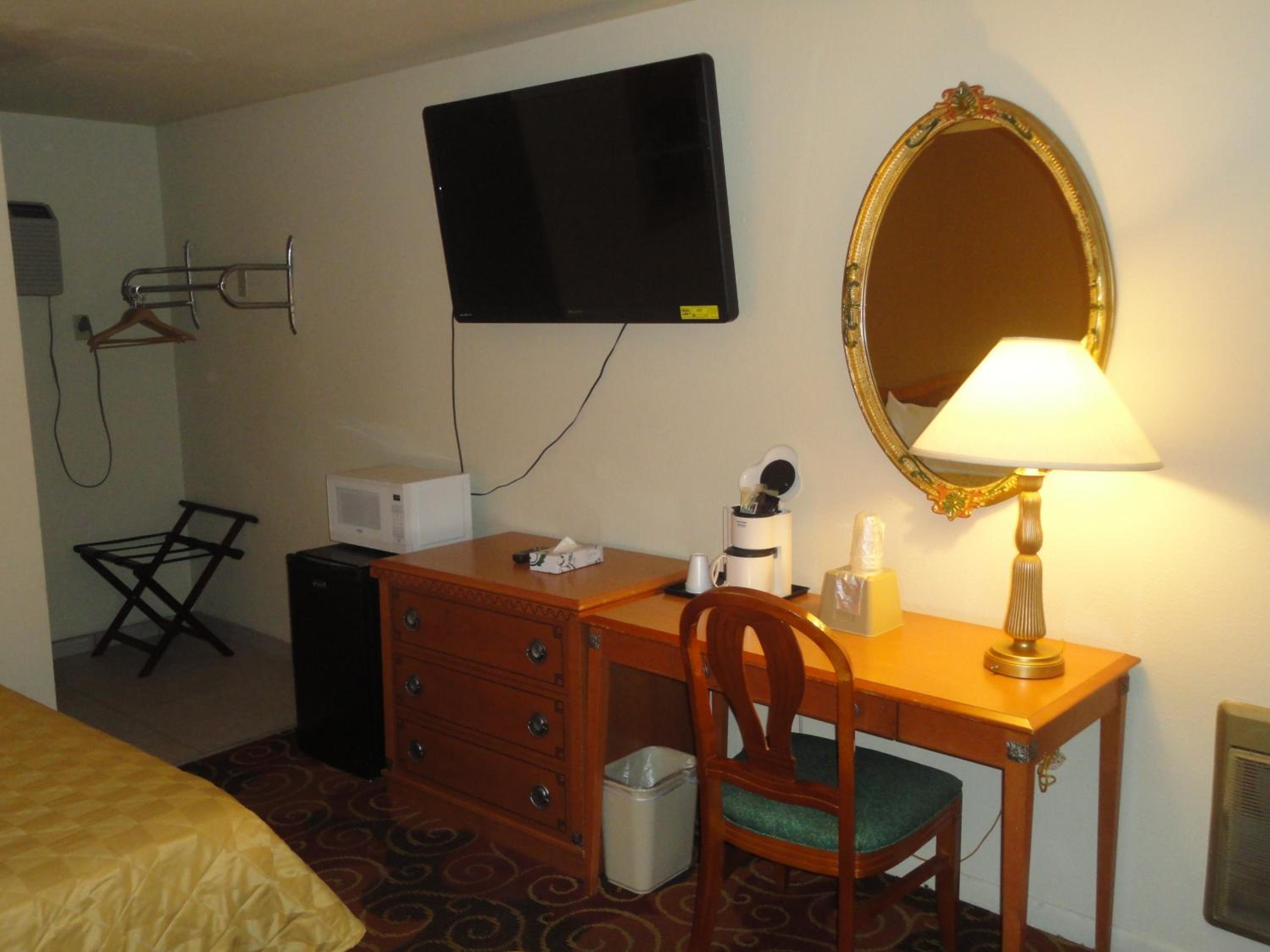 Destin Vacations - Americas Best Value Inn Santa Rosa, New Mexico - Property Image 3