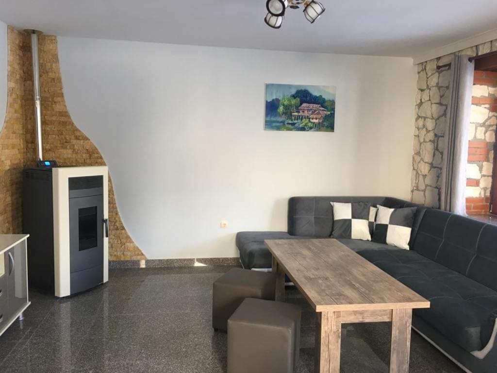 Ilievi Guest Houses