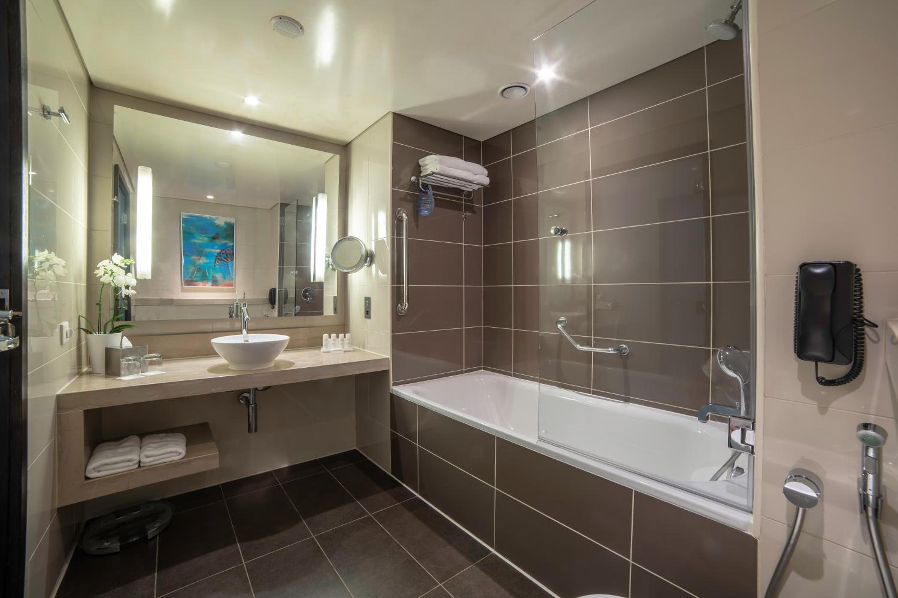 Yas Plaza Mangroves by IHG