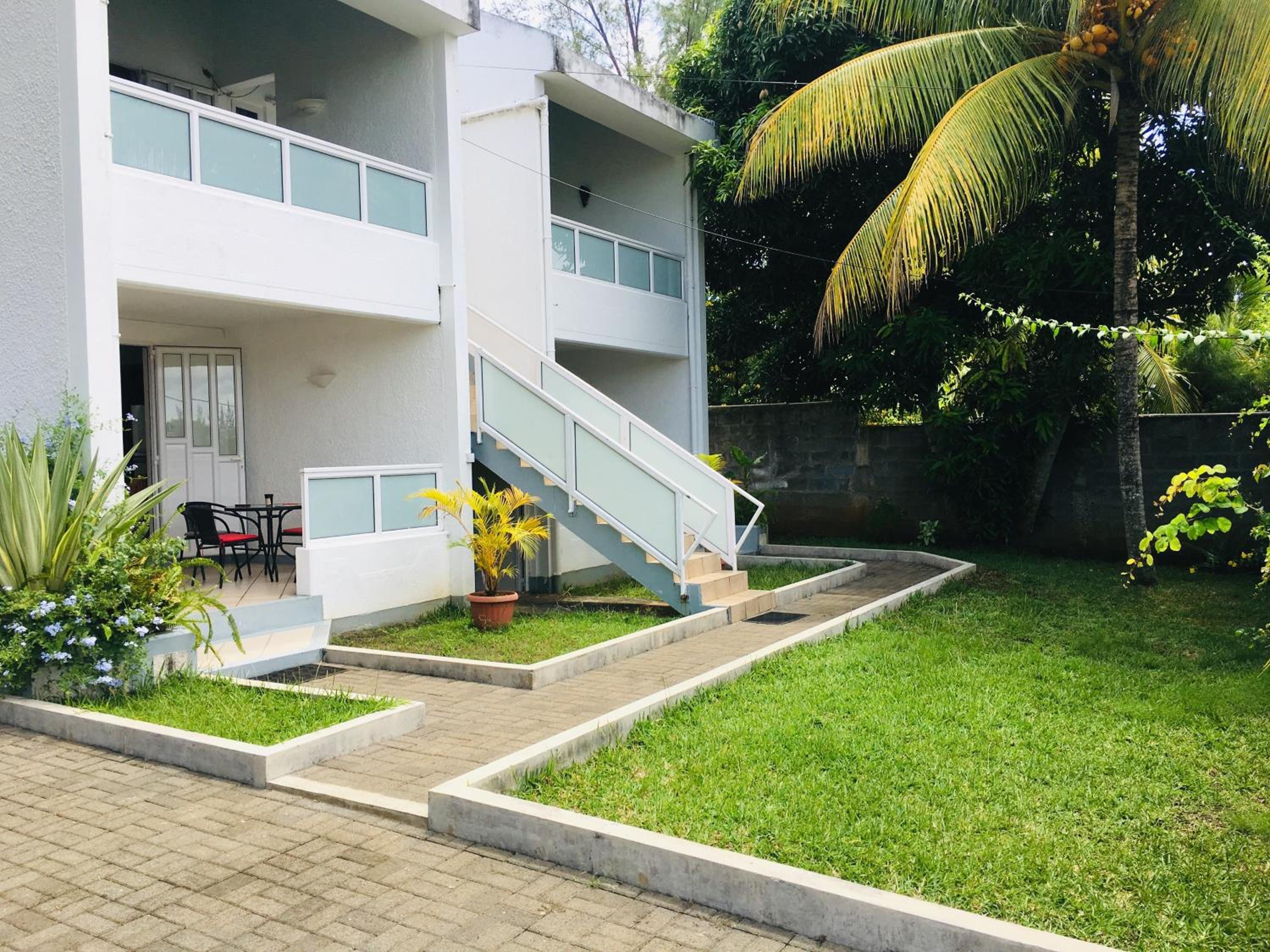 Les Gentilhommieres Guest House view 3