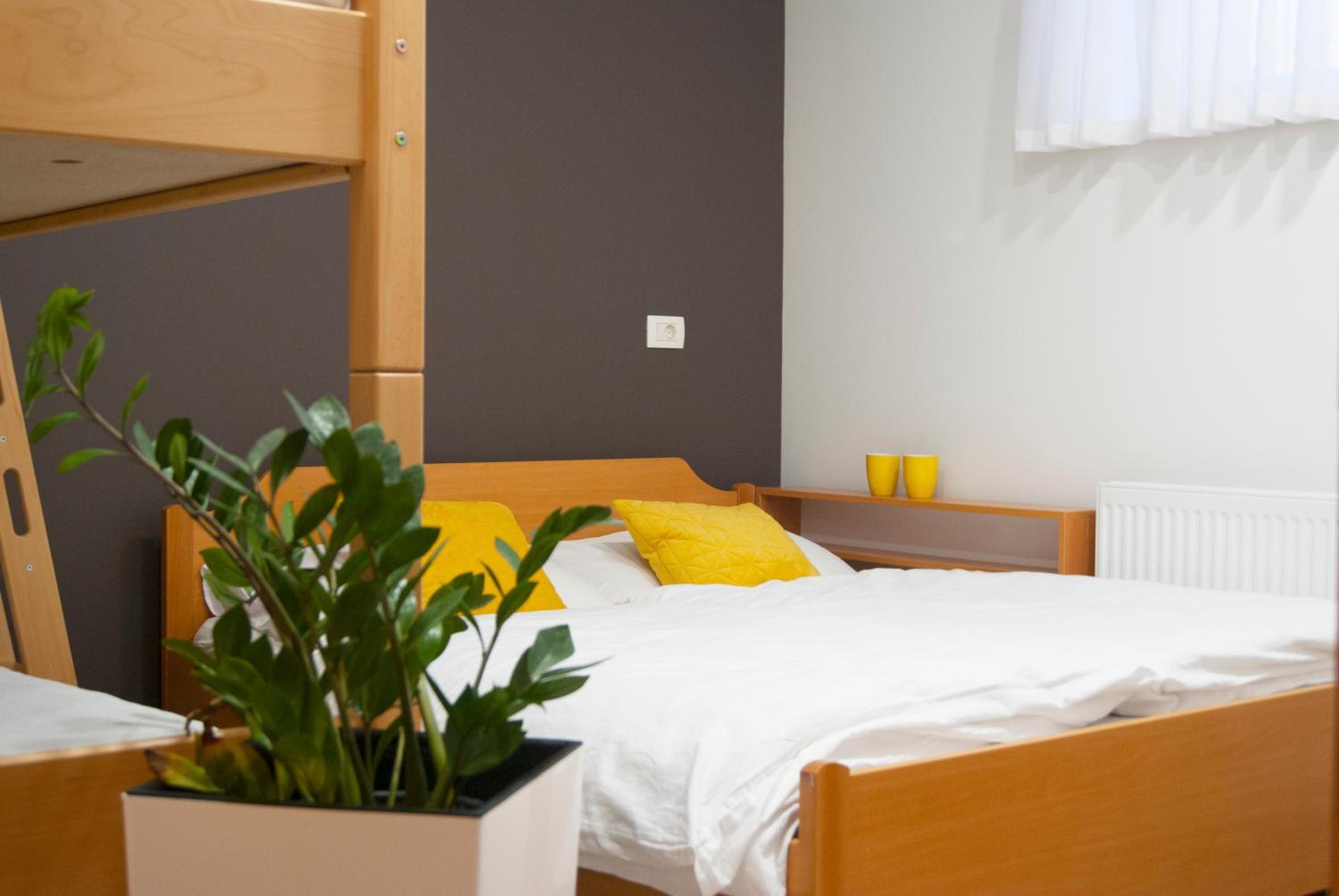 Rooms & Apartments Kepic, AIRPORT accomodation