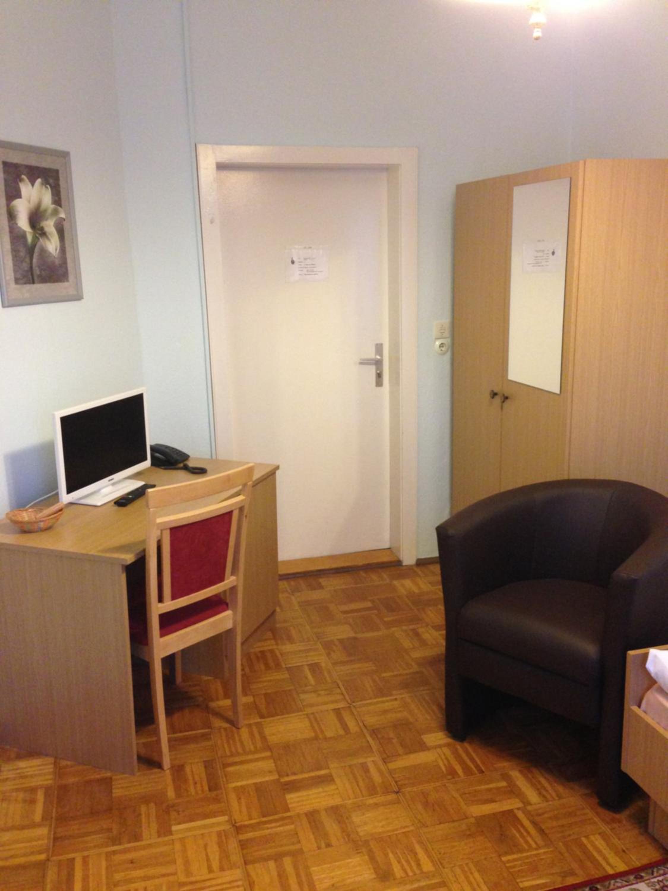 Hotel Deutsches Haus - Property Image 3