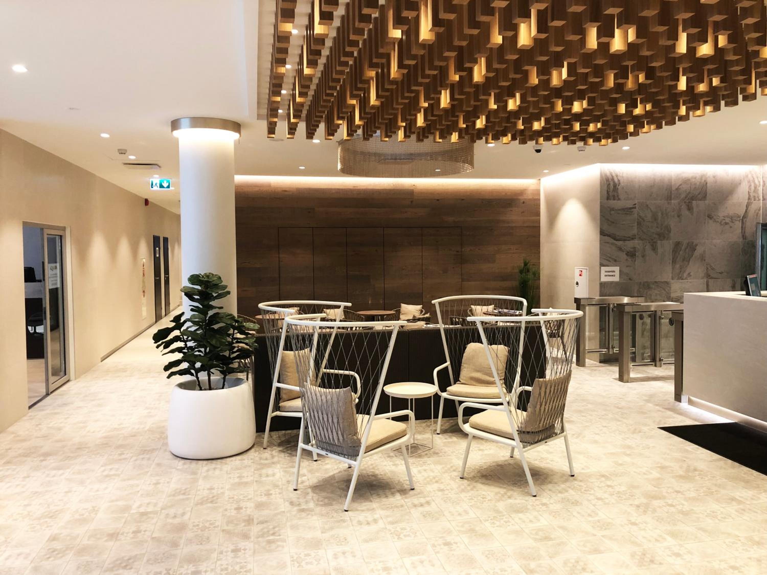 Reception & Lobby