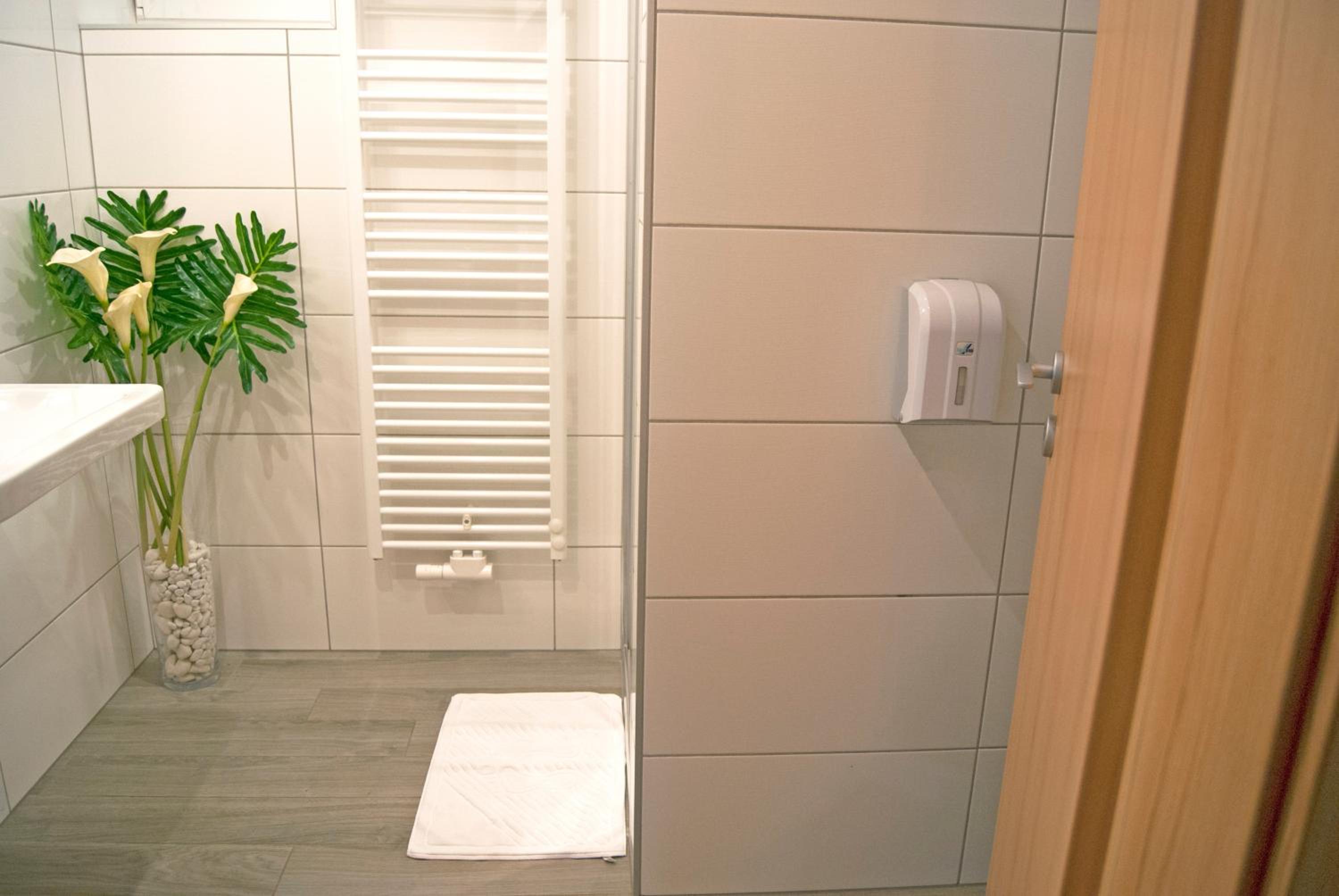 Rooms & Apartments Kepic, AIRPORT accomodation