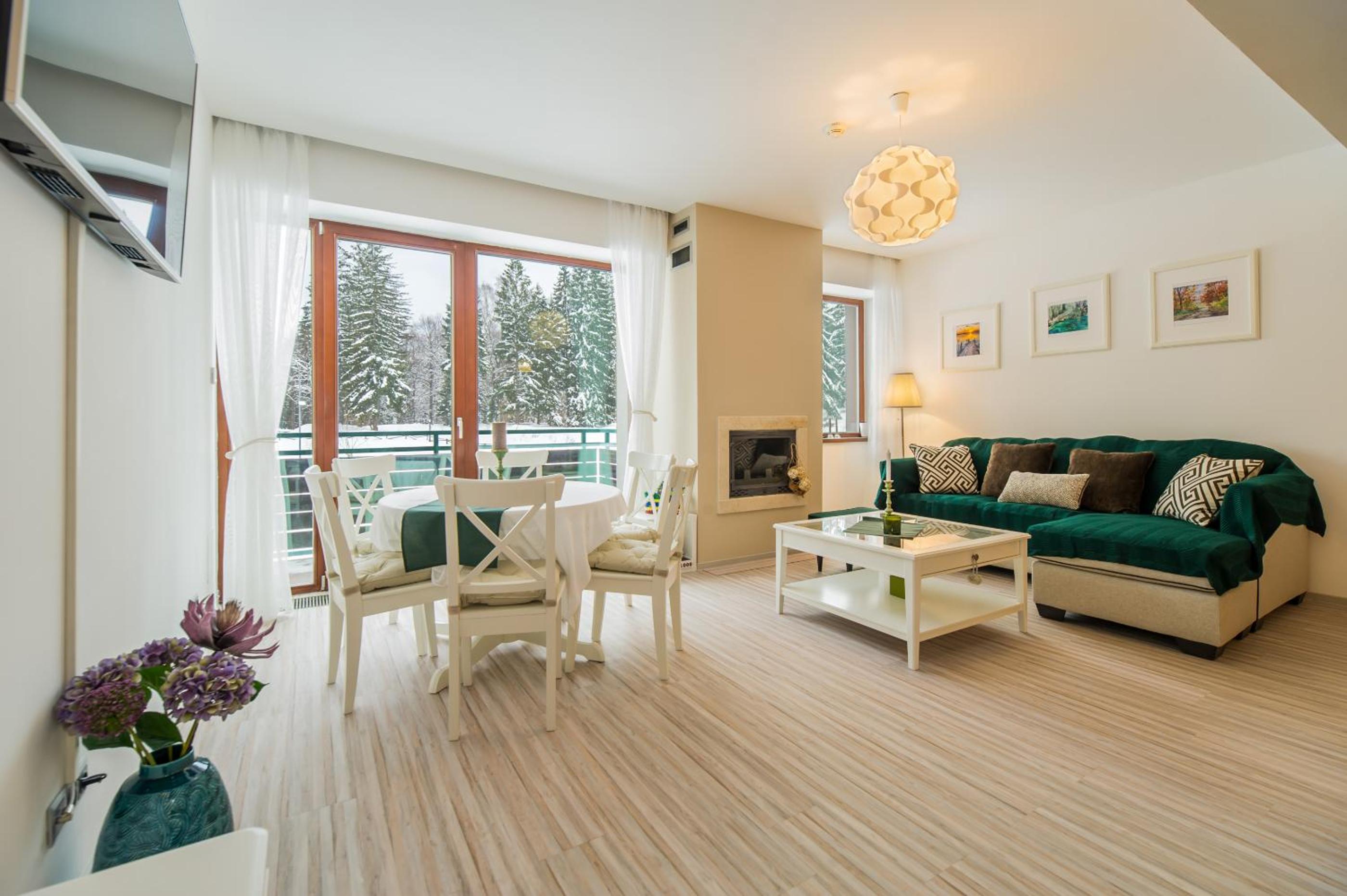 Charming 2-Bedroom, Silver Mountain, A Building view 3