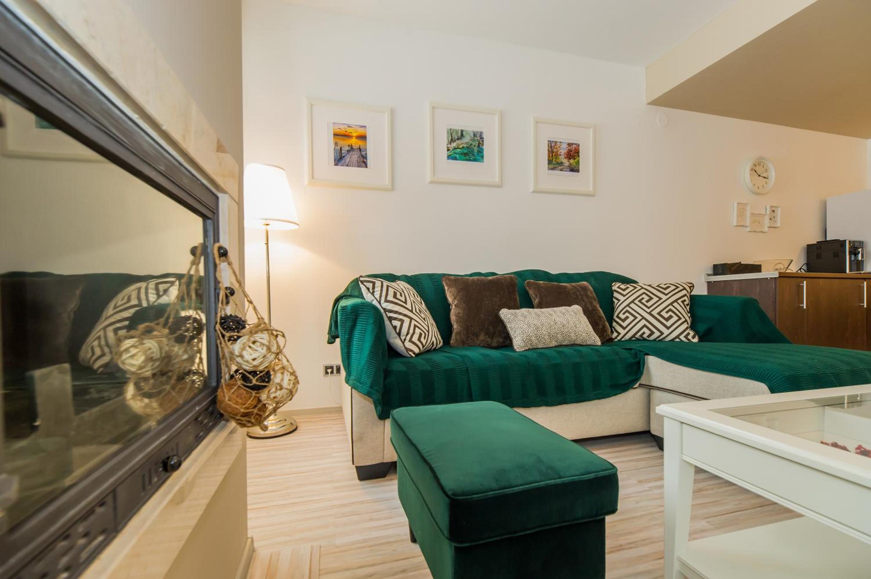 Charming 2-Bedroom, Silver Mountain, A Building view 5