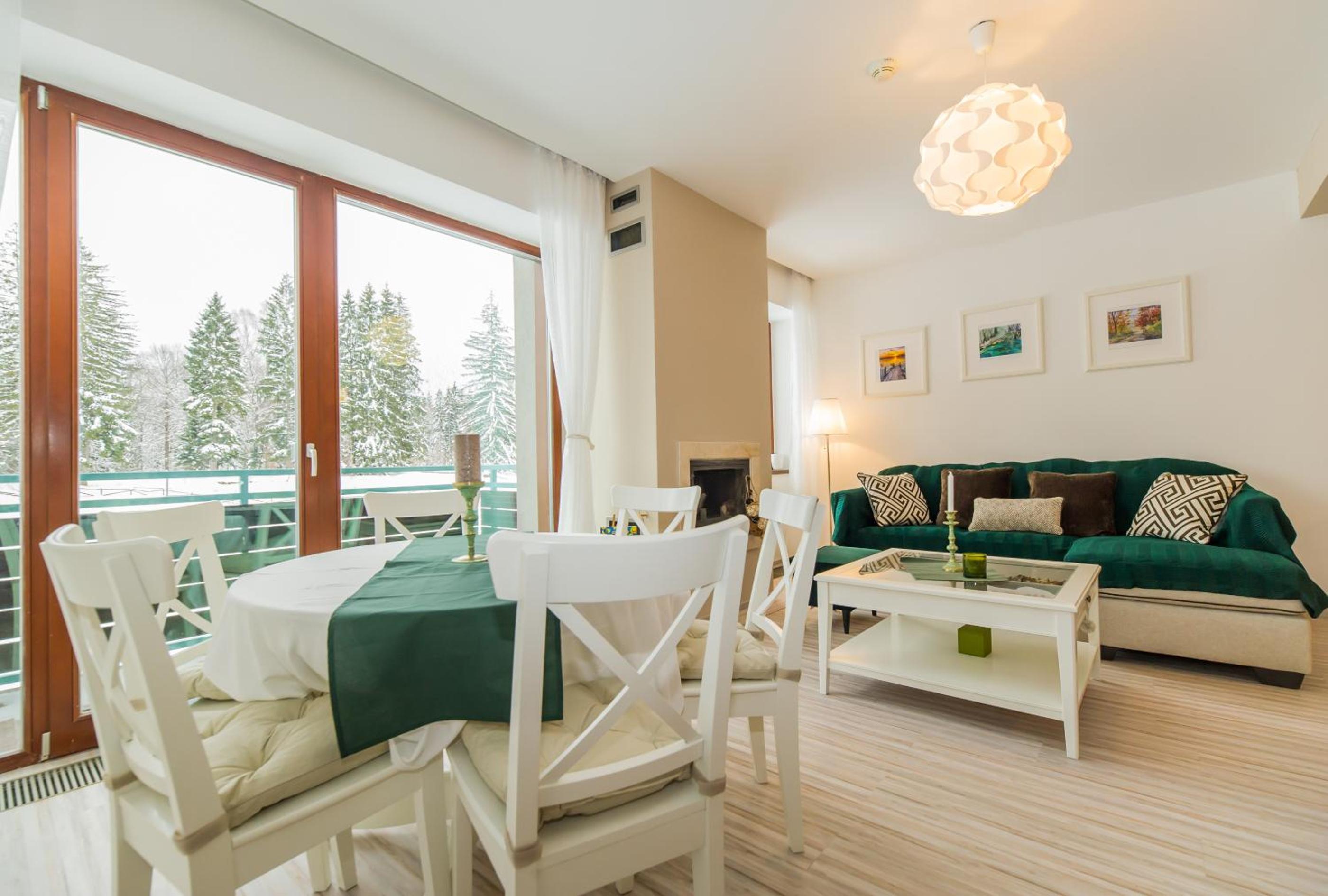 Charming 2-Bedroom, Silver Mountain, A Building view 4