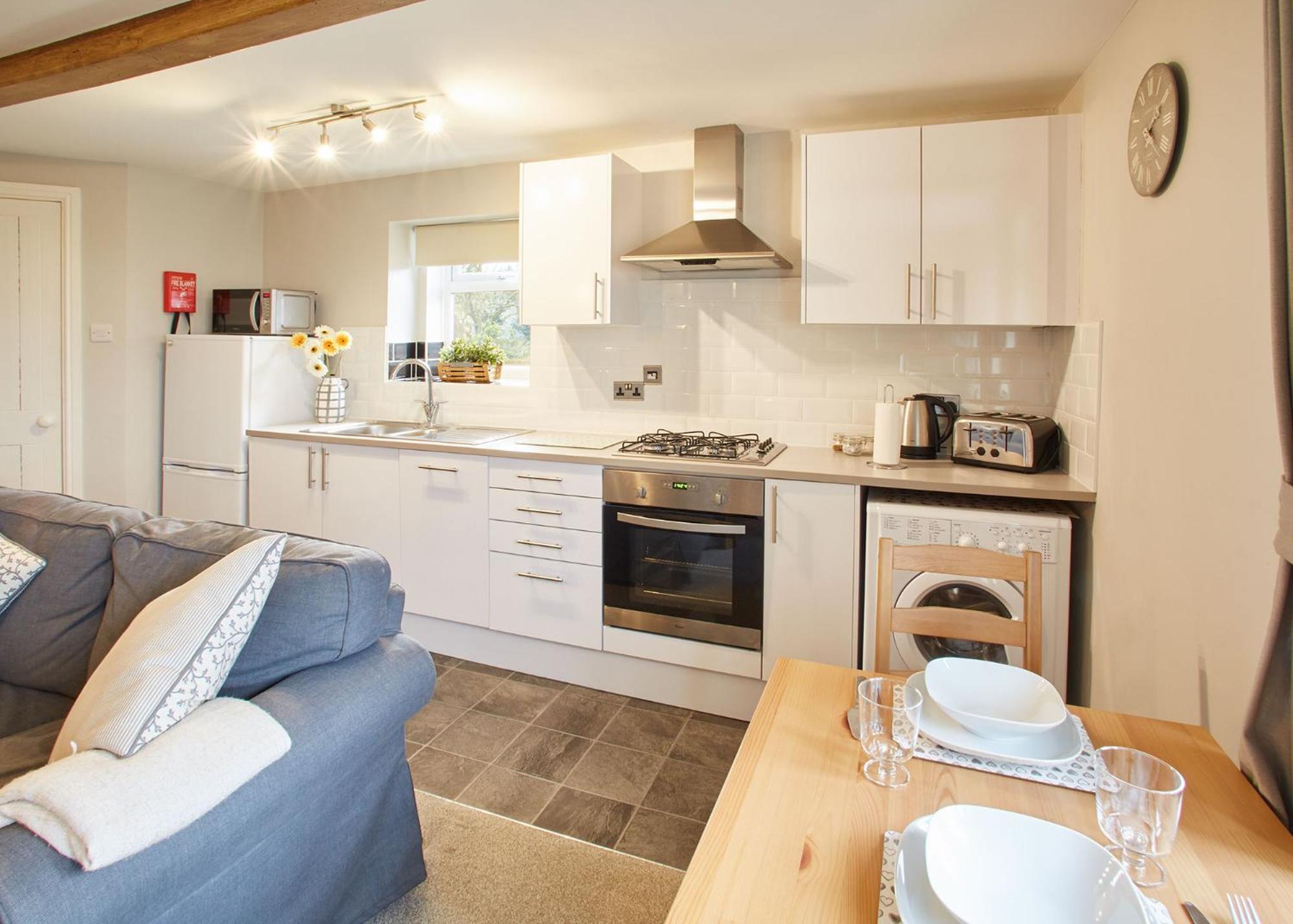 Host & Stay - Cosy Cottage view 2
