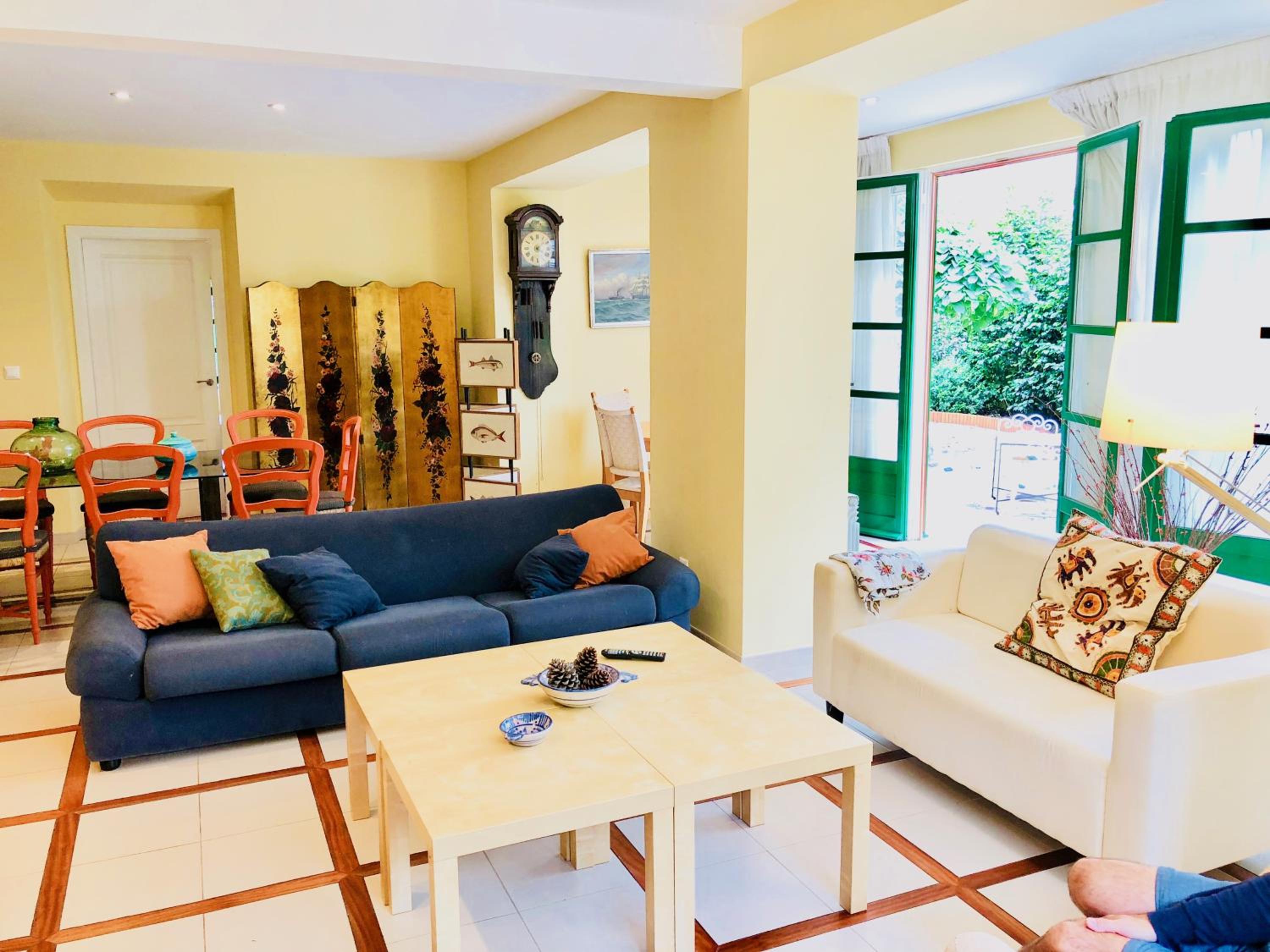 Covas Seabreeze Cottage view 4