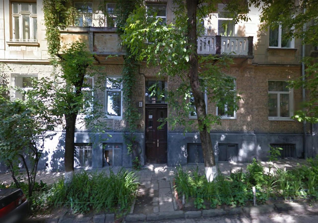 Apartment on Khorvatska Street