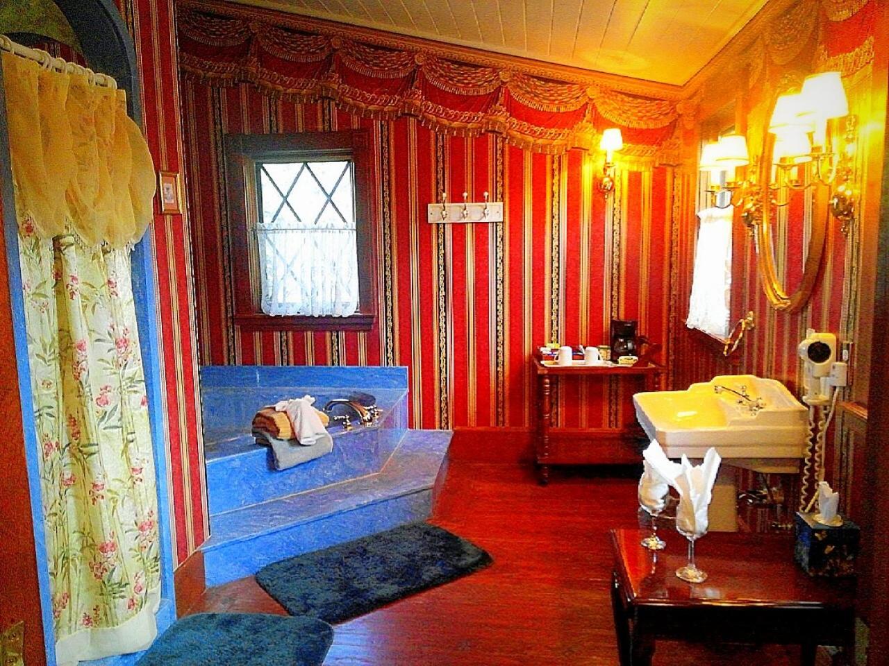 Shamrock Thistle & Crown B&B