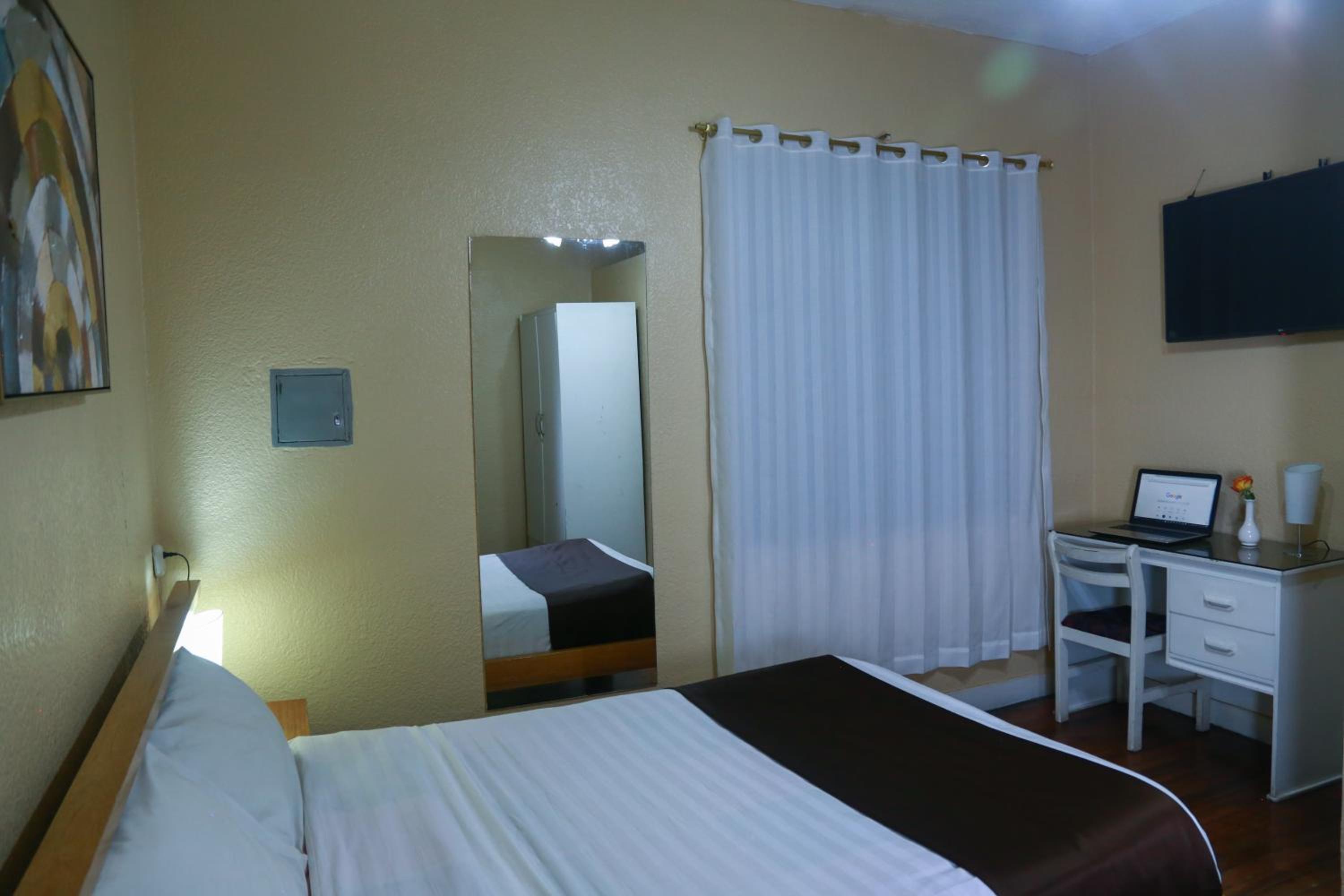 Hostal Loro Verde