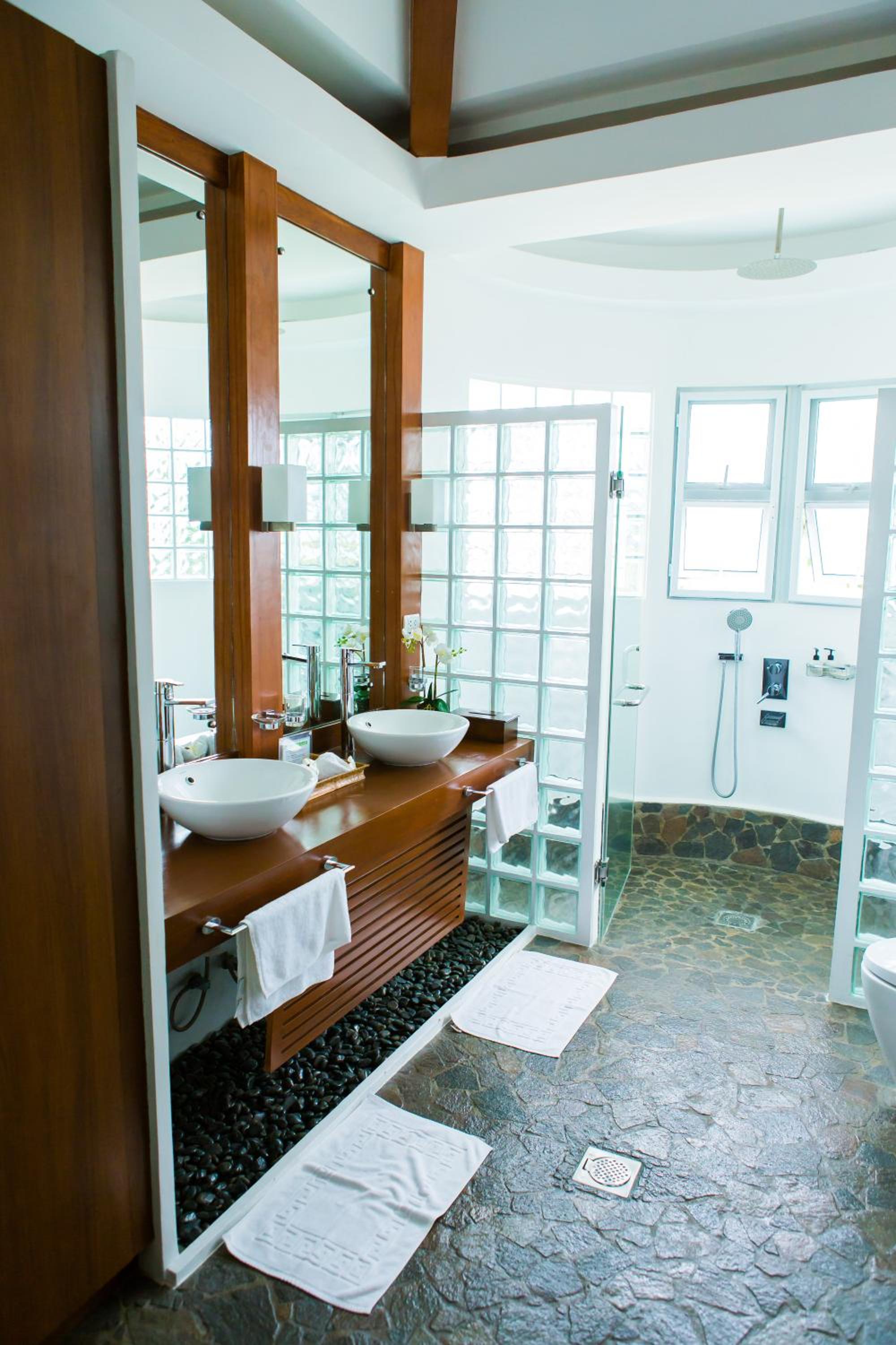 Vida Homes Condo Resort