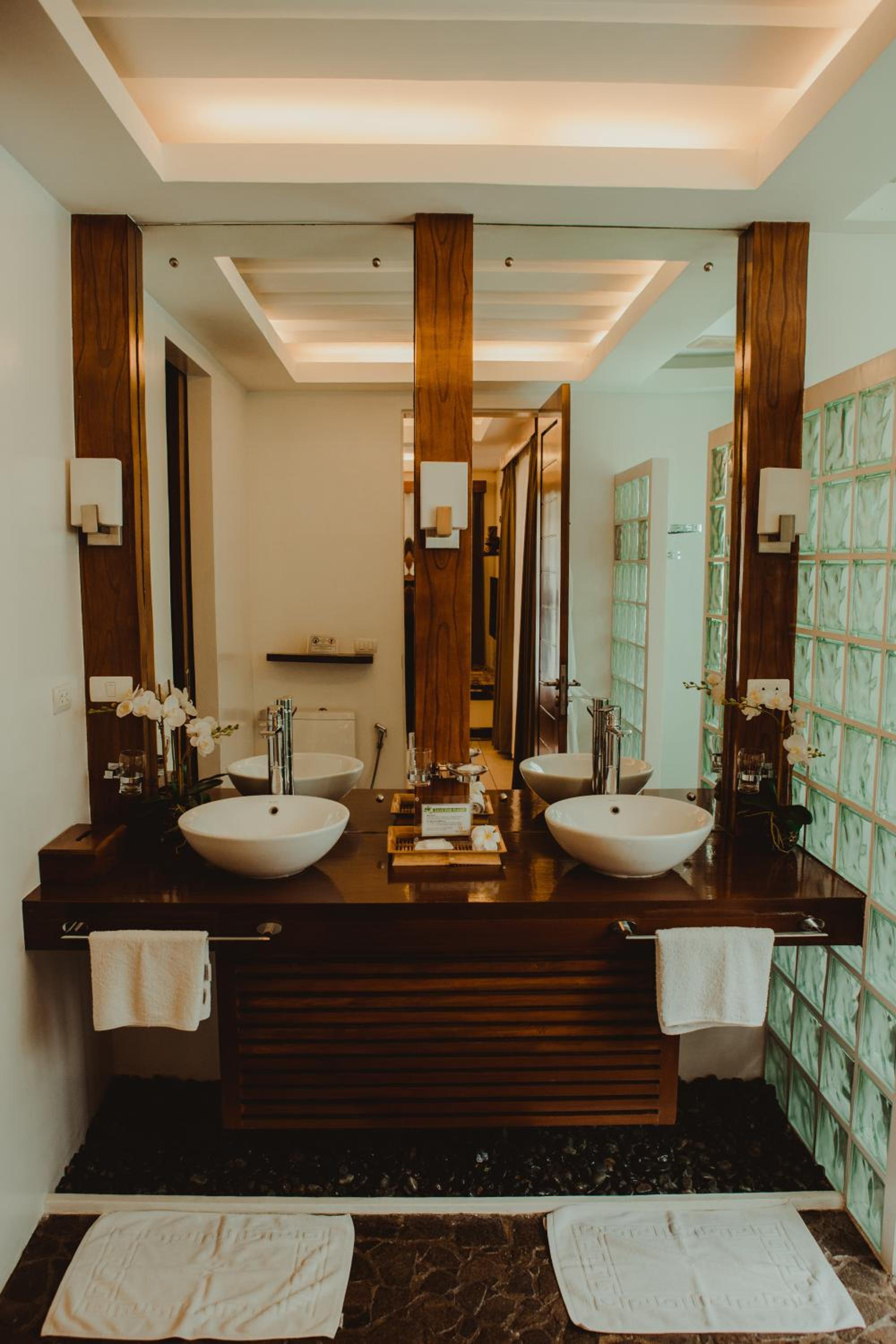 Vida Homes Condo Resort