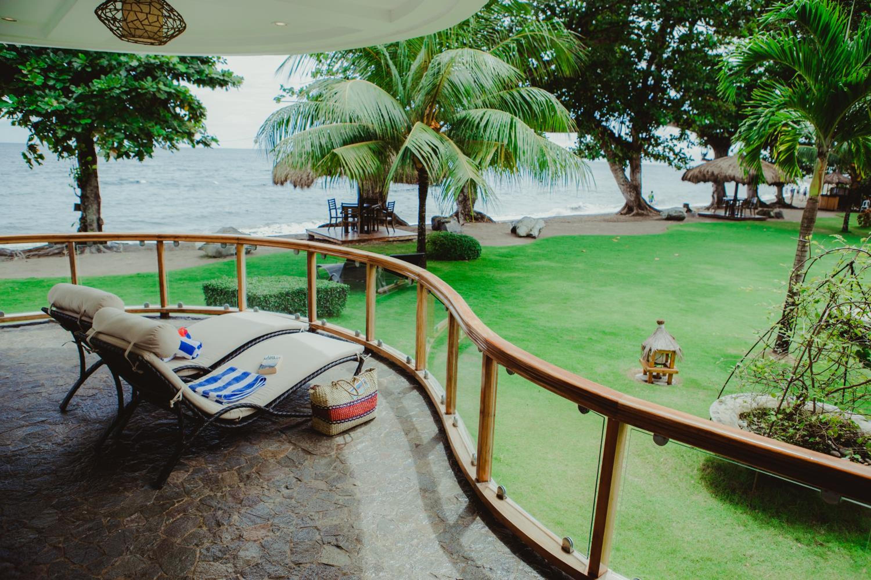 Vida Homes Condo Resort