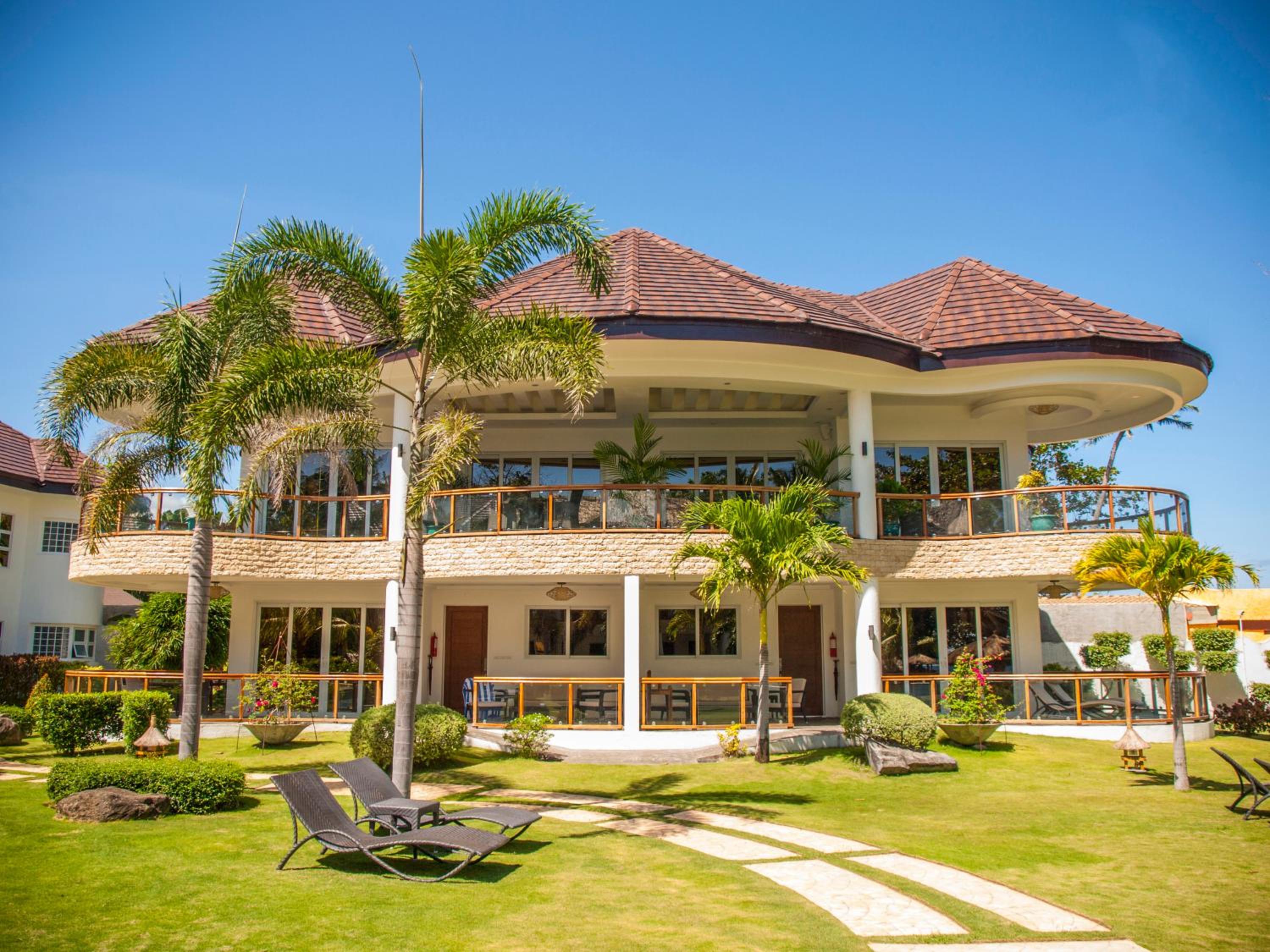 Vida Homes Condo Resort