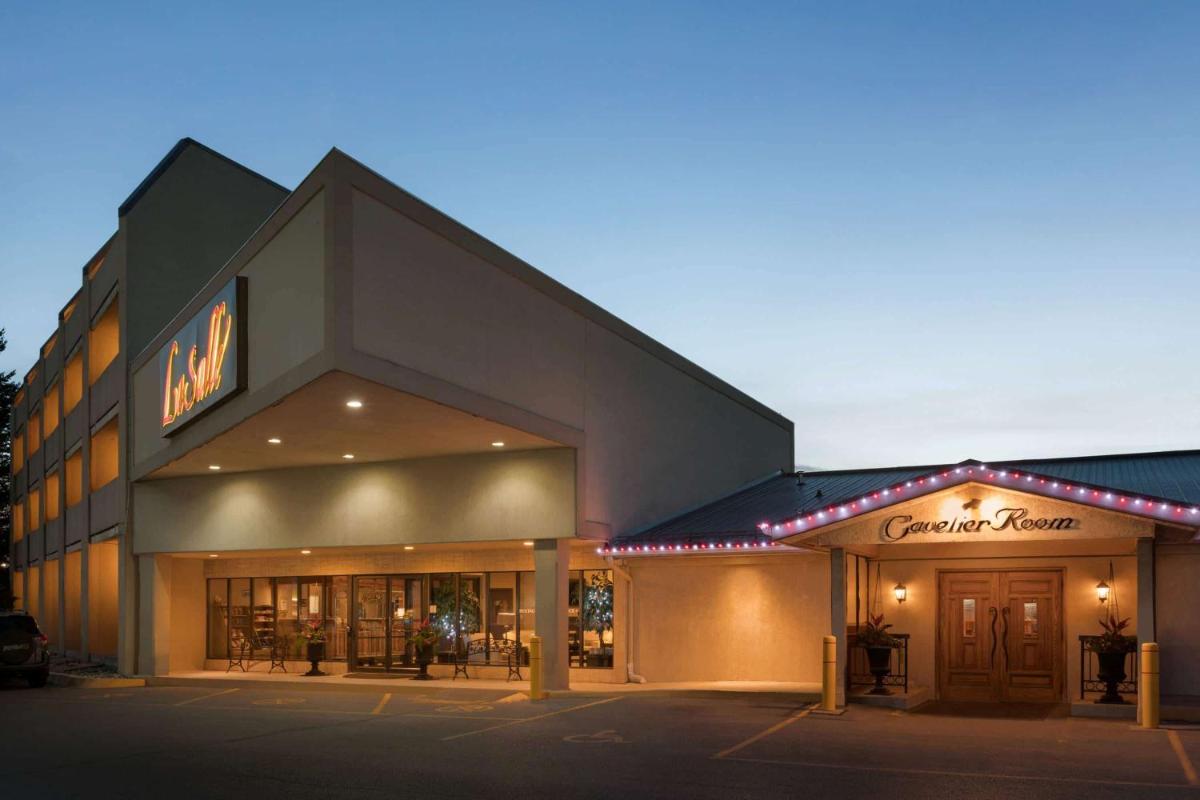 Travelodge Hotel by Wyndham Kingston Lasalle-0
