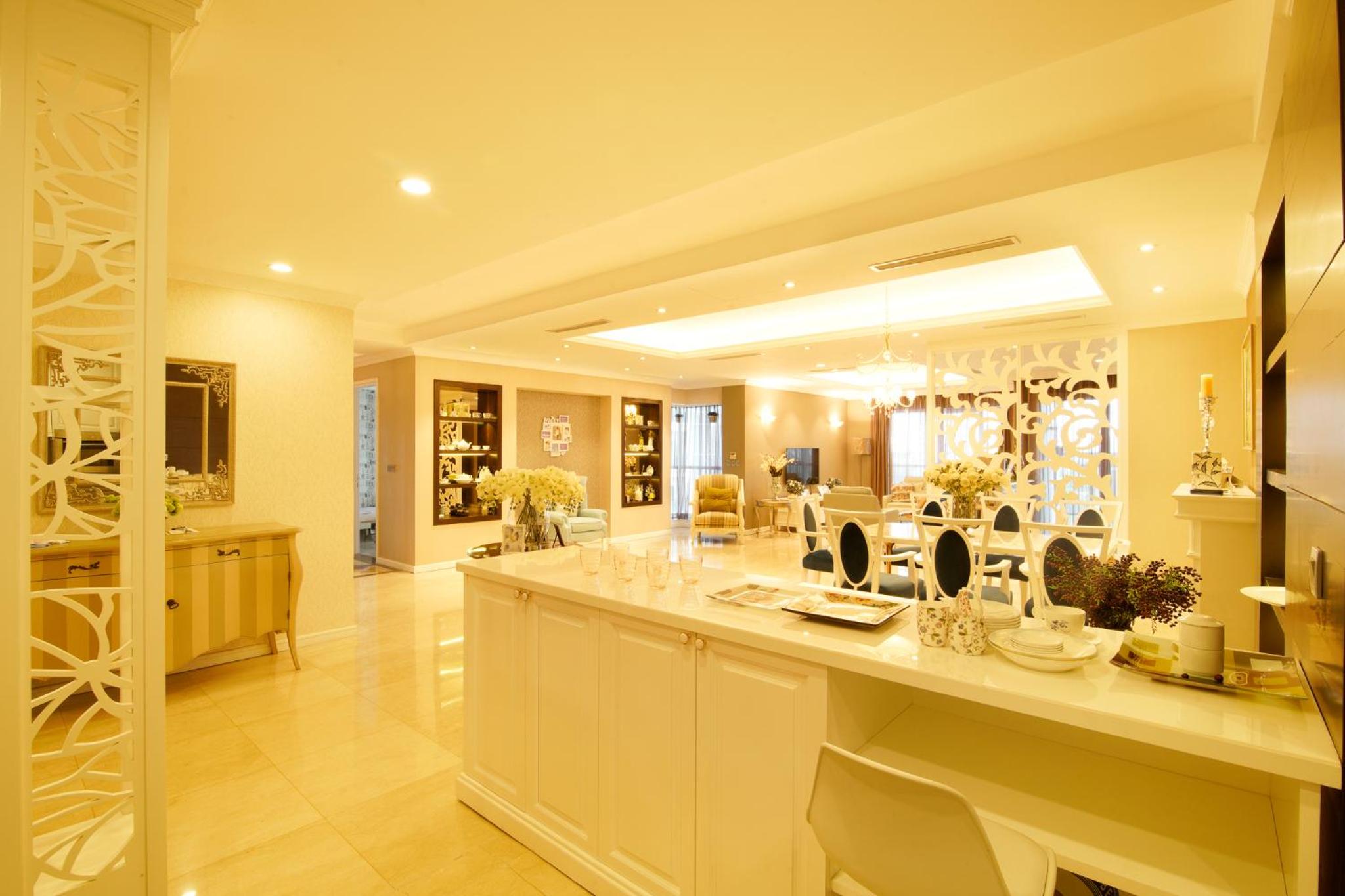 Elegance, luxury 4 bedrooms golf course view Ciputra Apartment