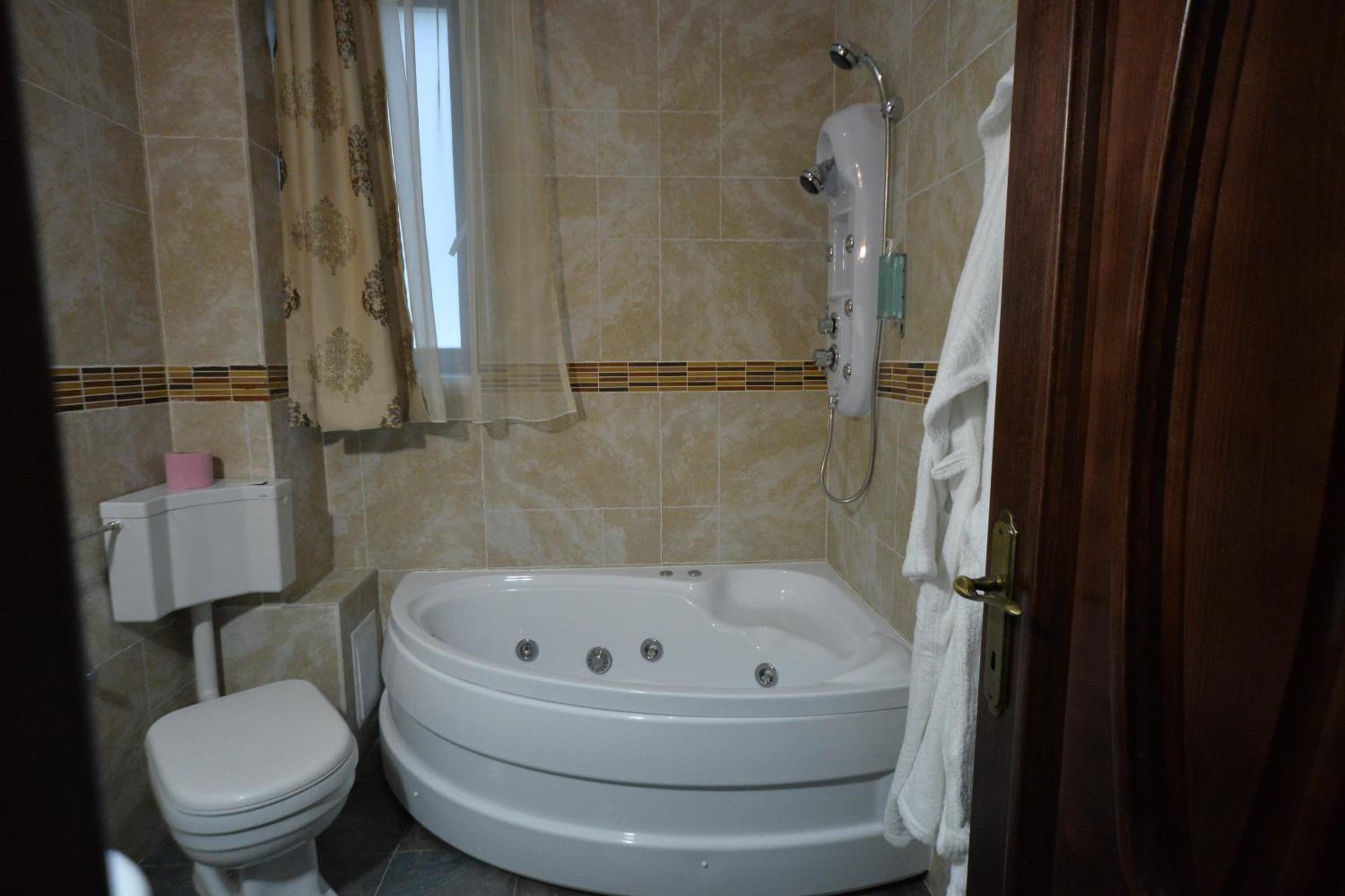 Edy's Royal Predeal view 4