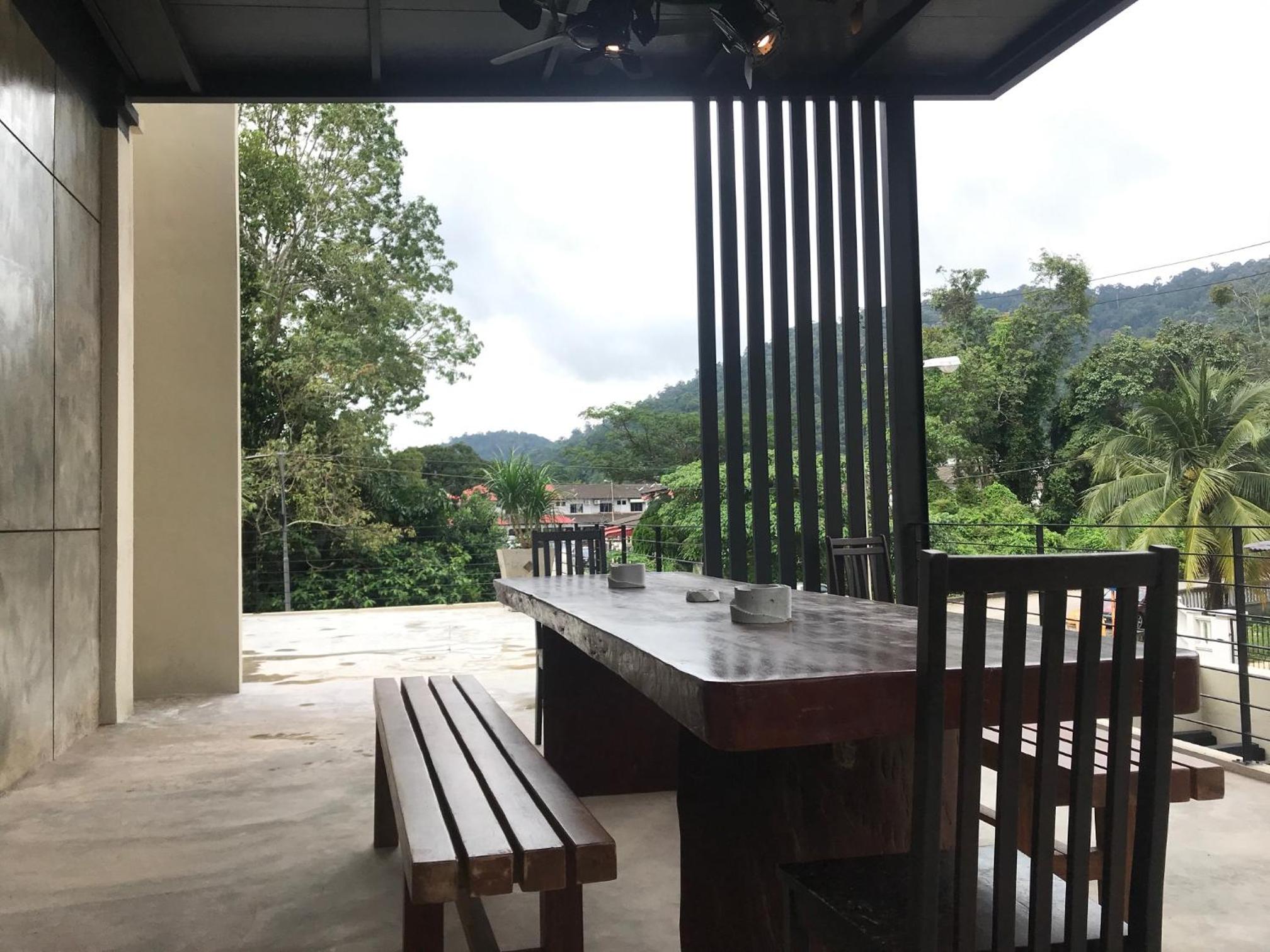 LE LODGE MANSION