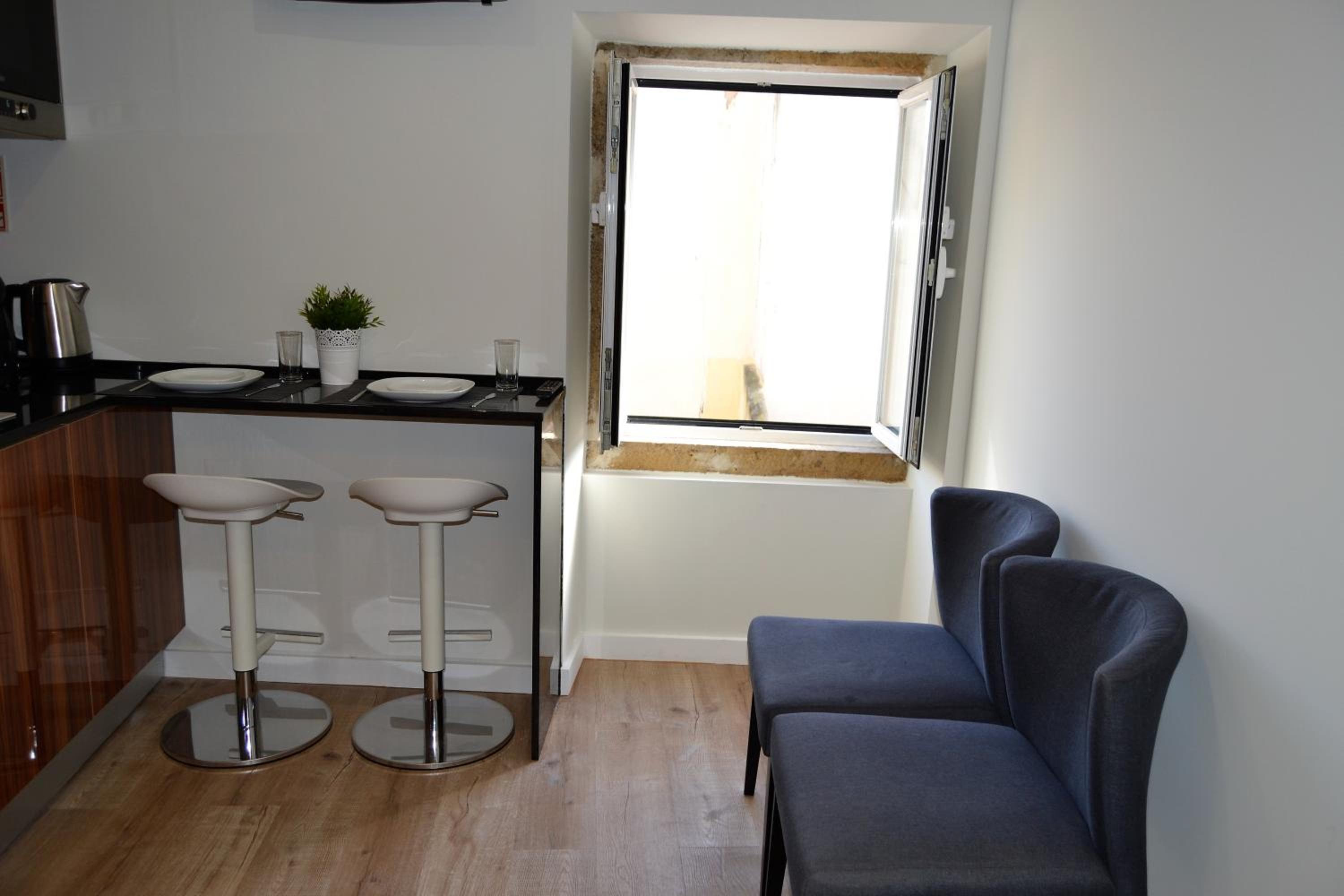 Modern Cozy Studio - Portas Do Sol view 5