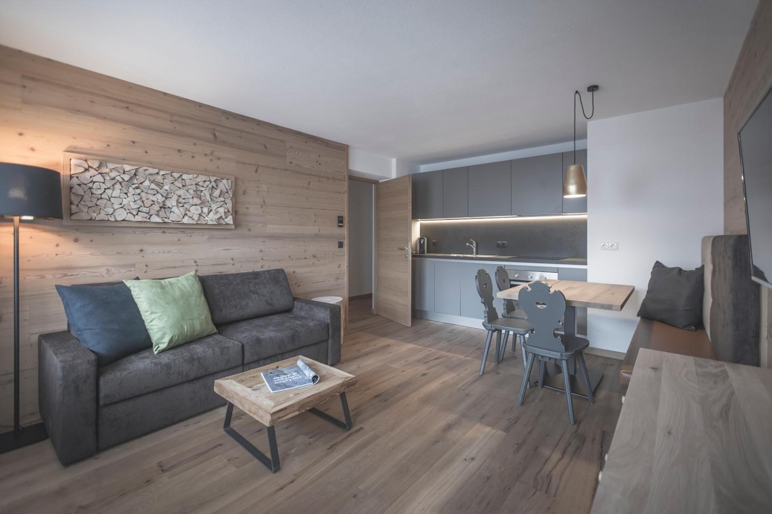 Ahrner Wirt Apartments
