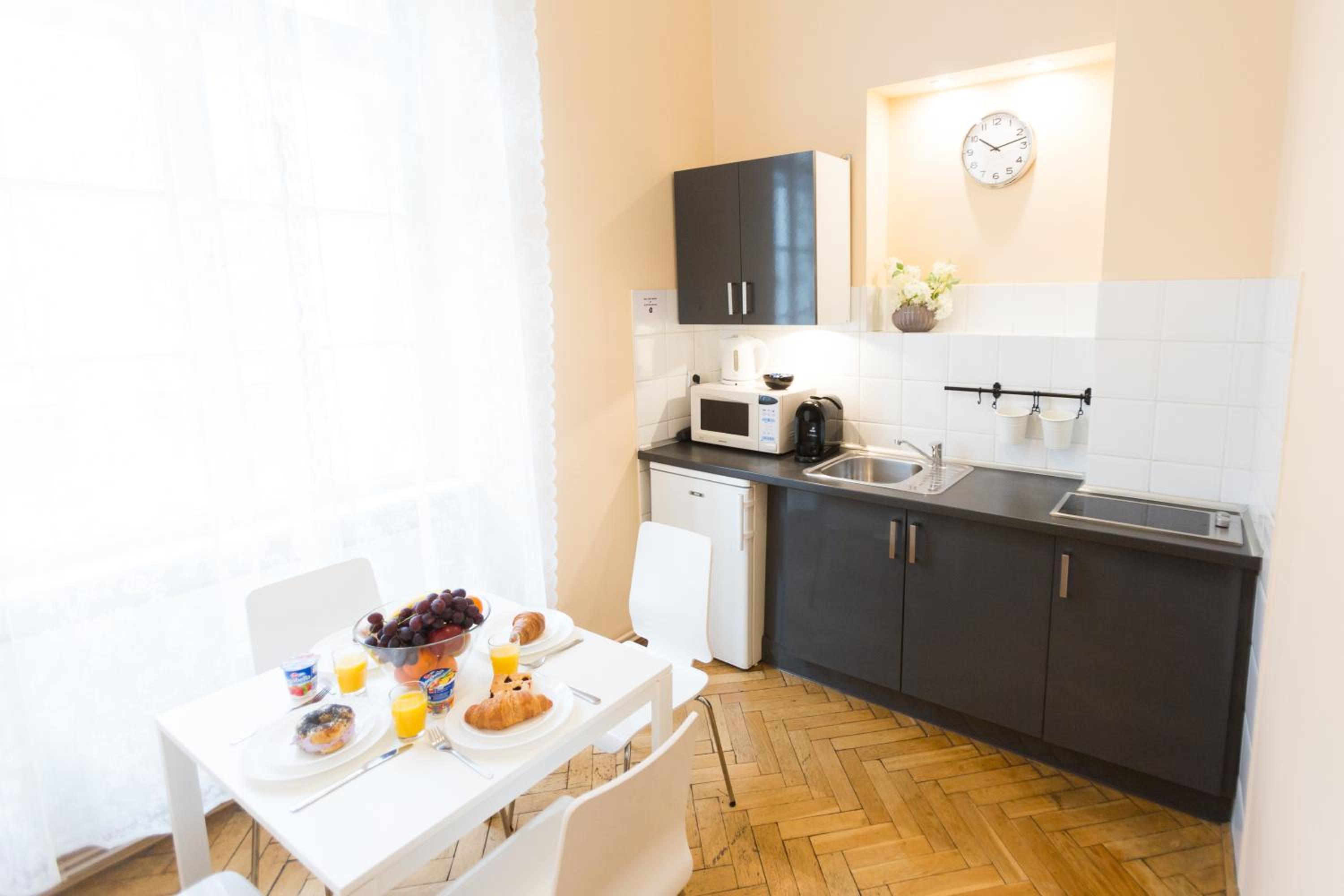 Apartments Roman