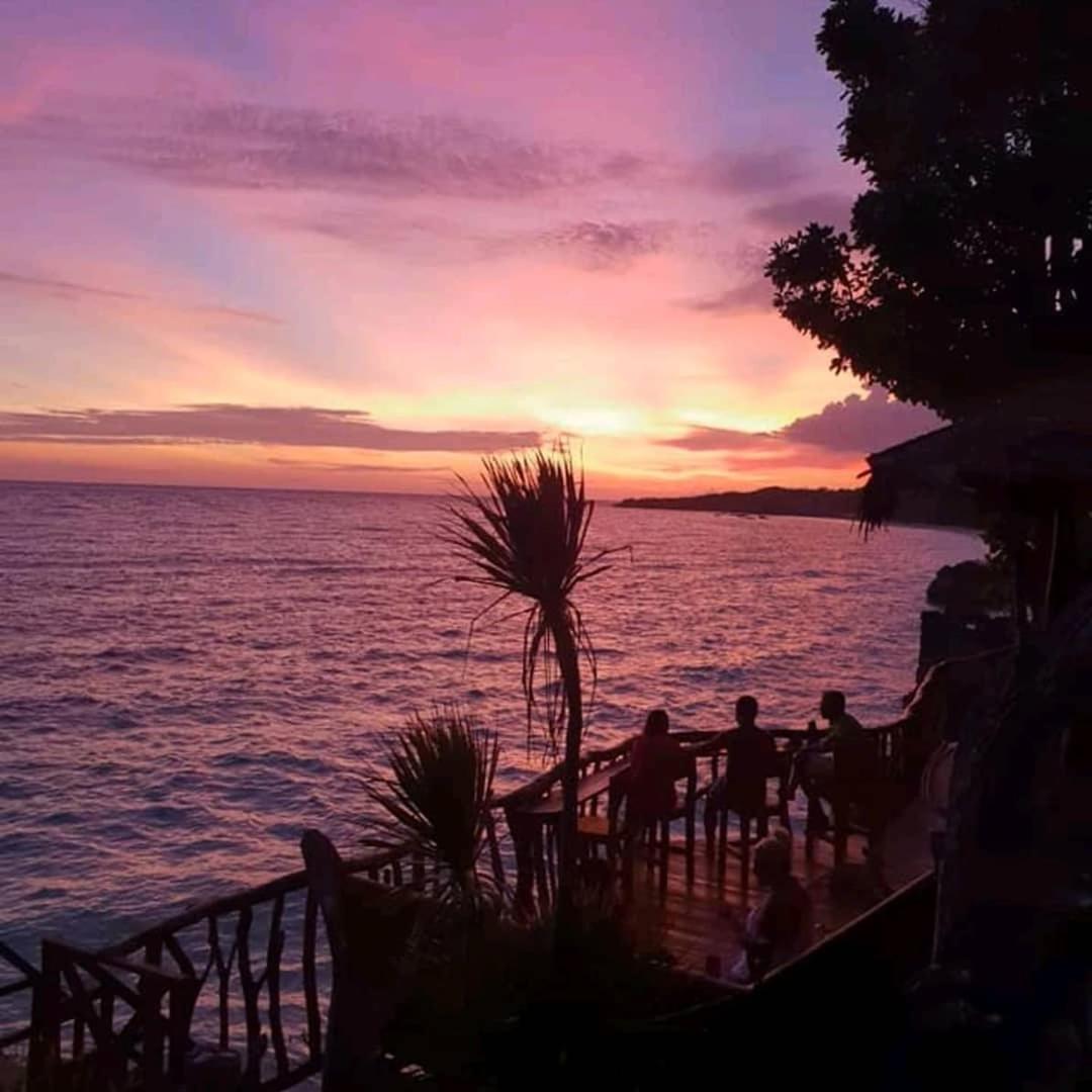 Nini's Beach Bungalows view 3
