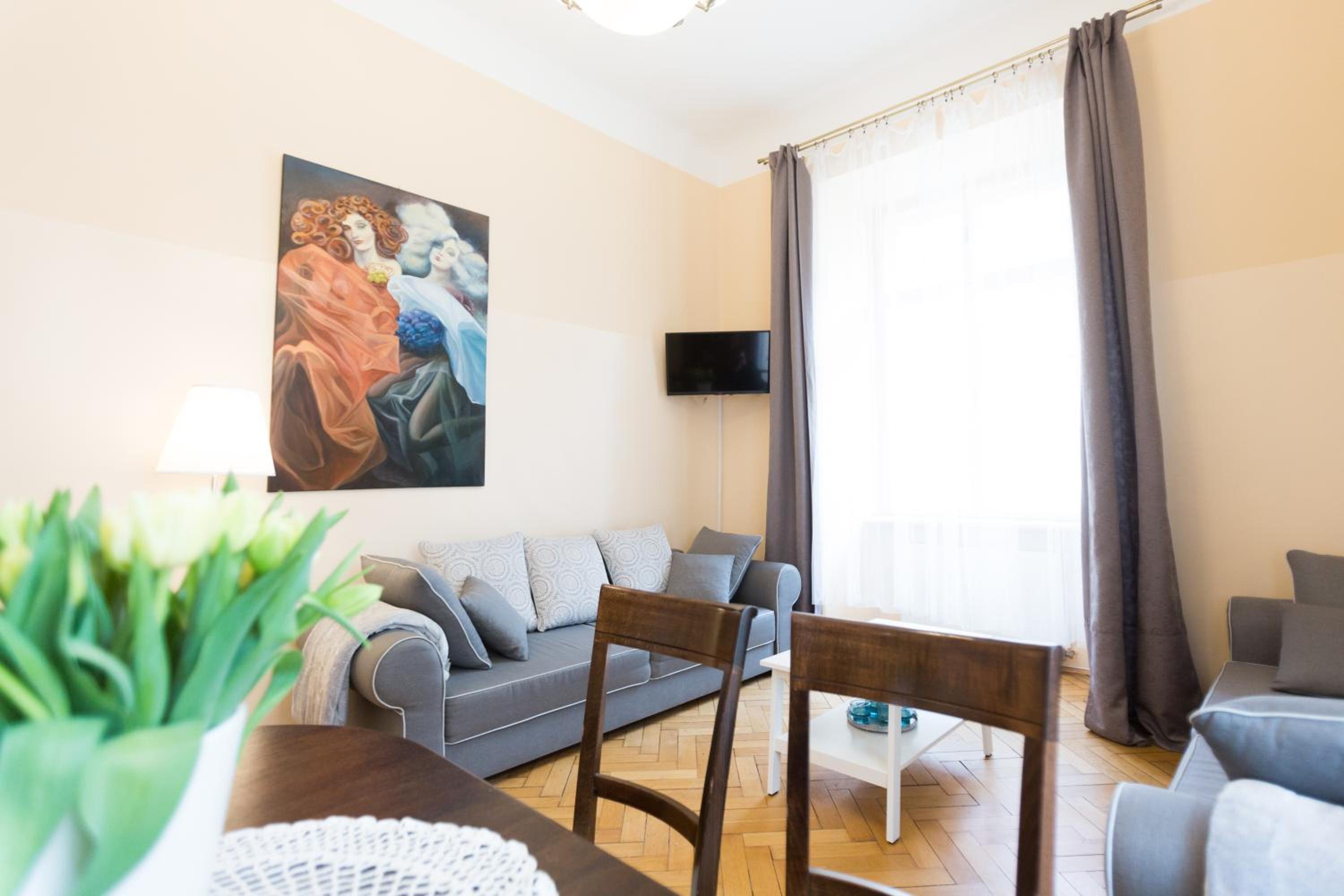 Apartments Roman