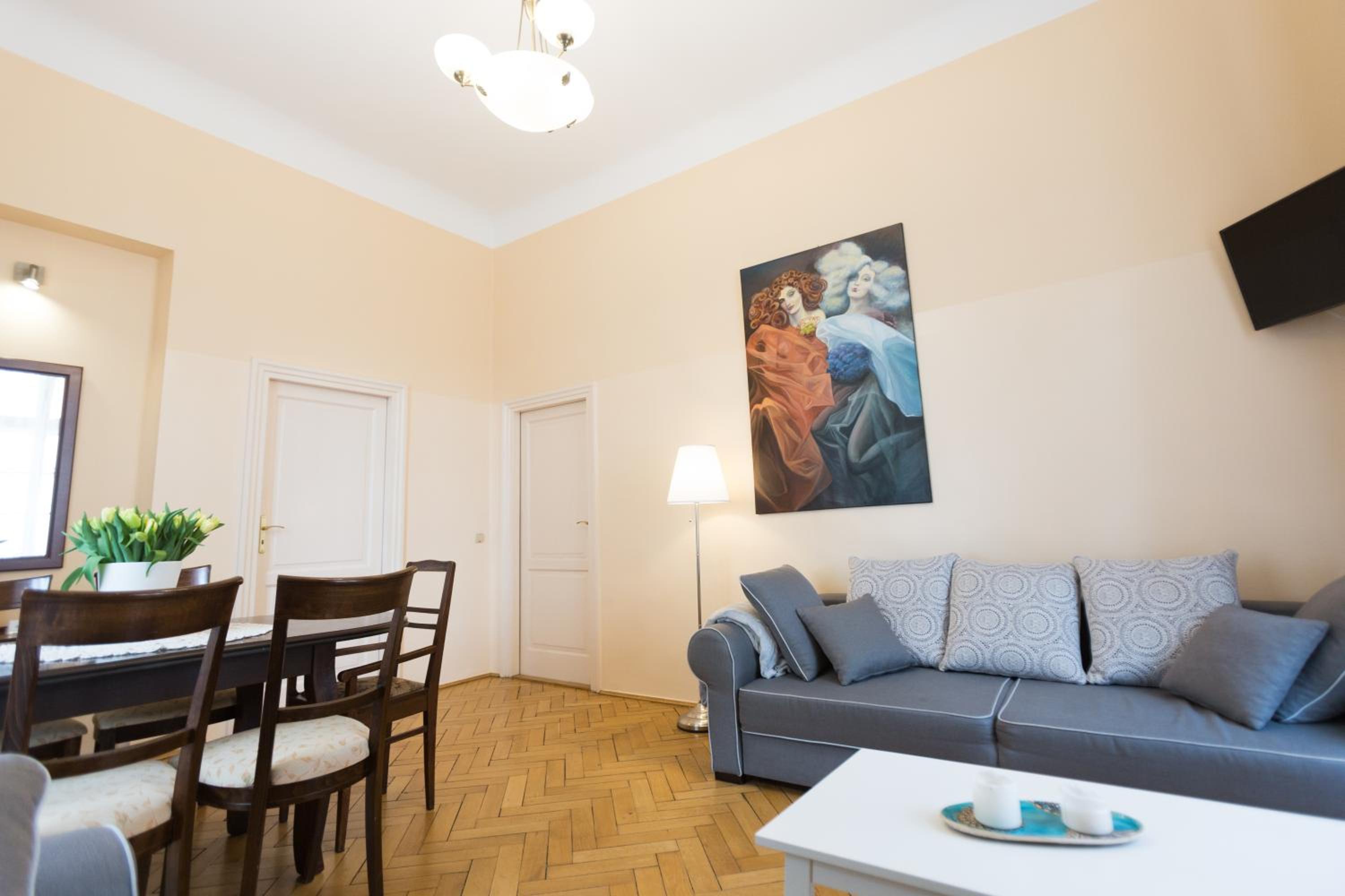 Apartments Roman