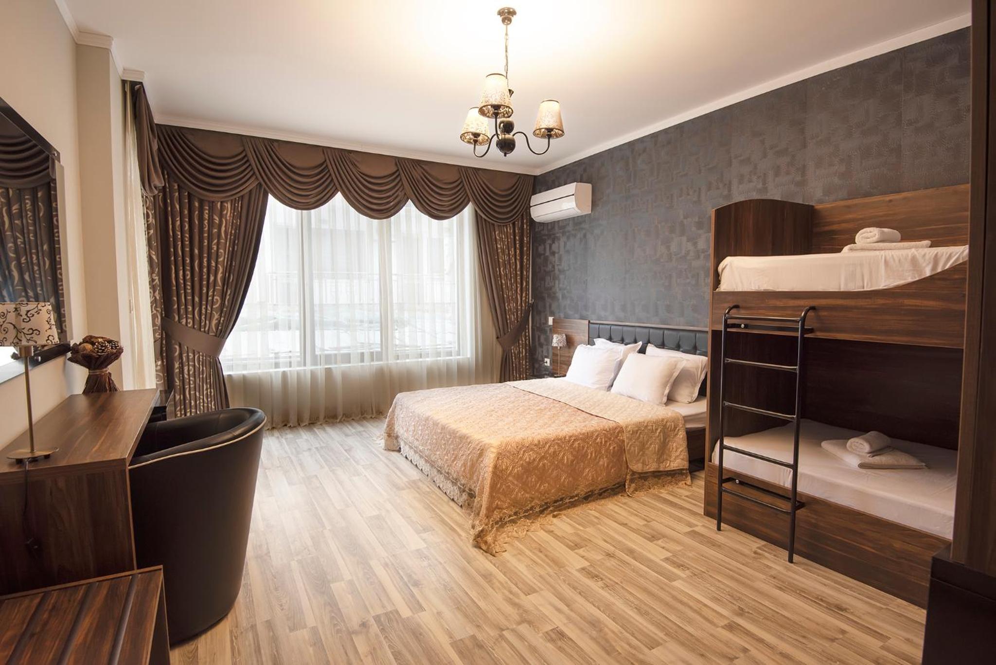 Green Paradise Deluxe Apartments
