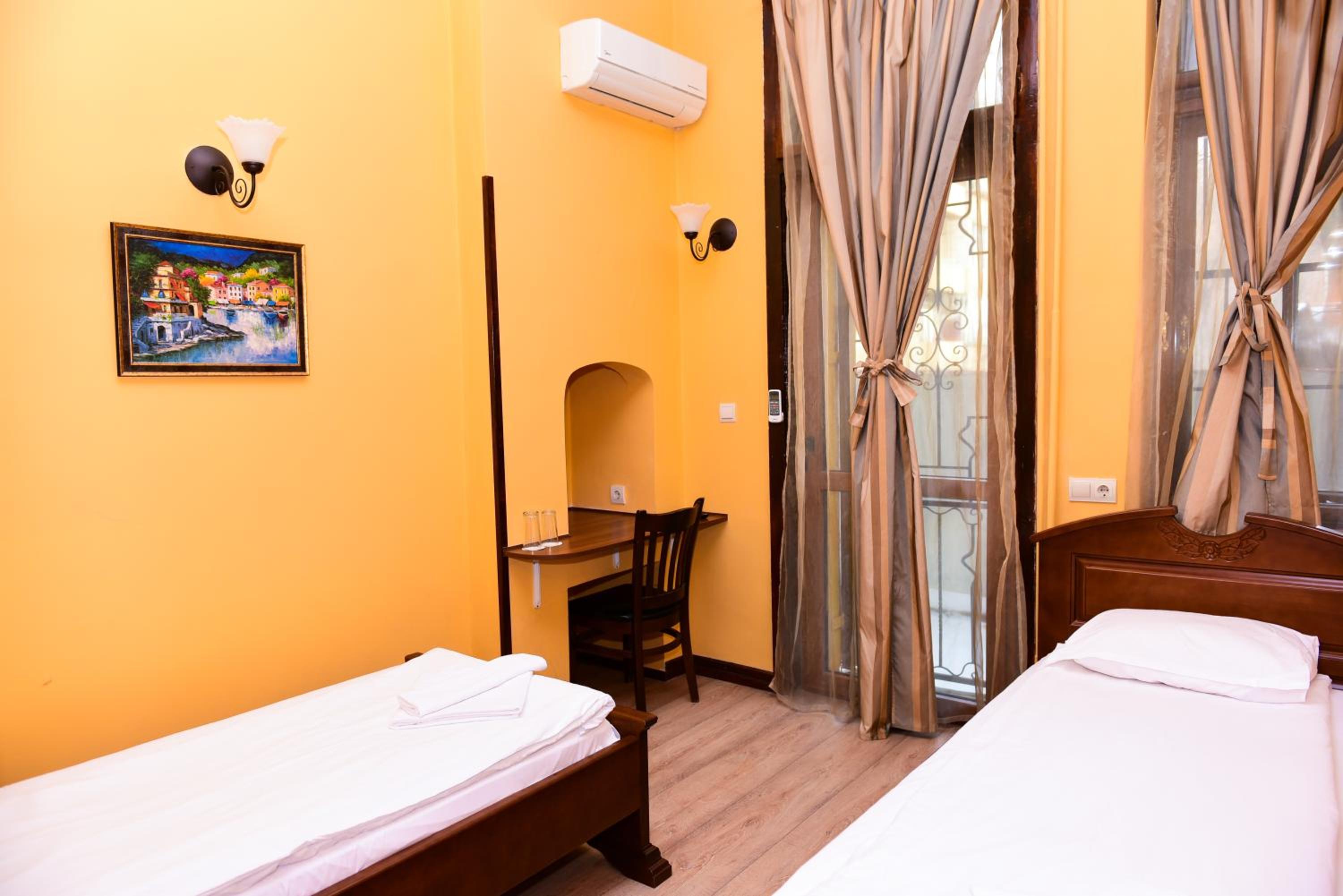 L'Opera Guest House