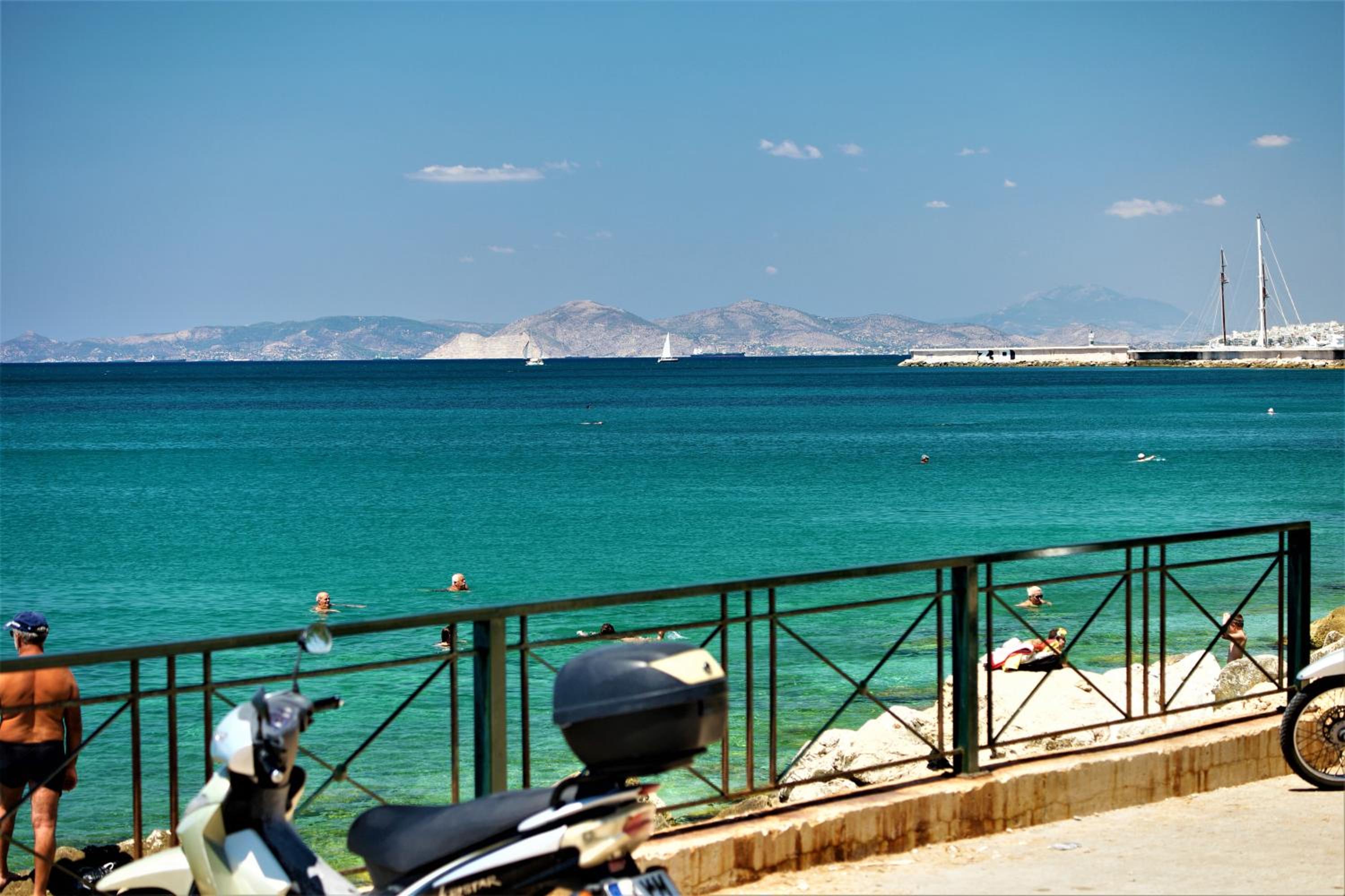 Zefyros Super Cool Apartments next to Alimos Riviera