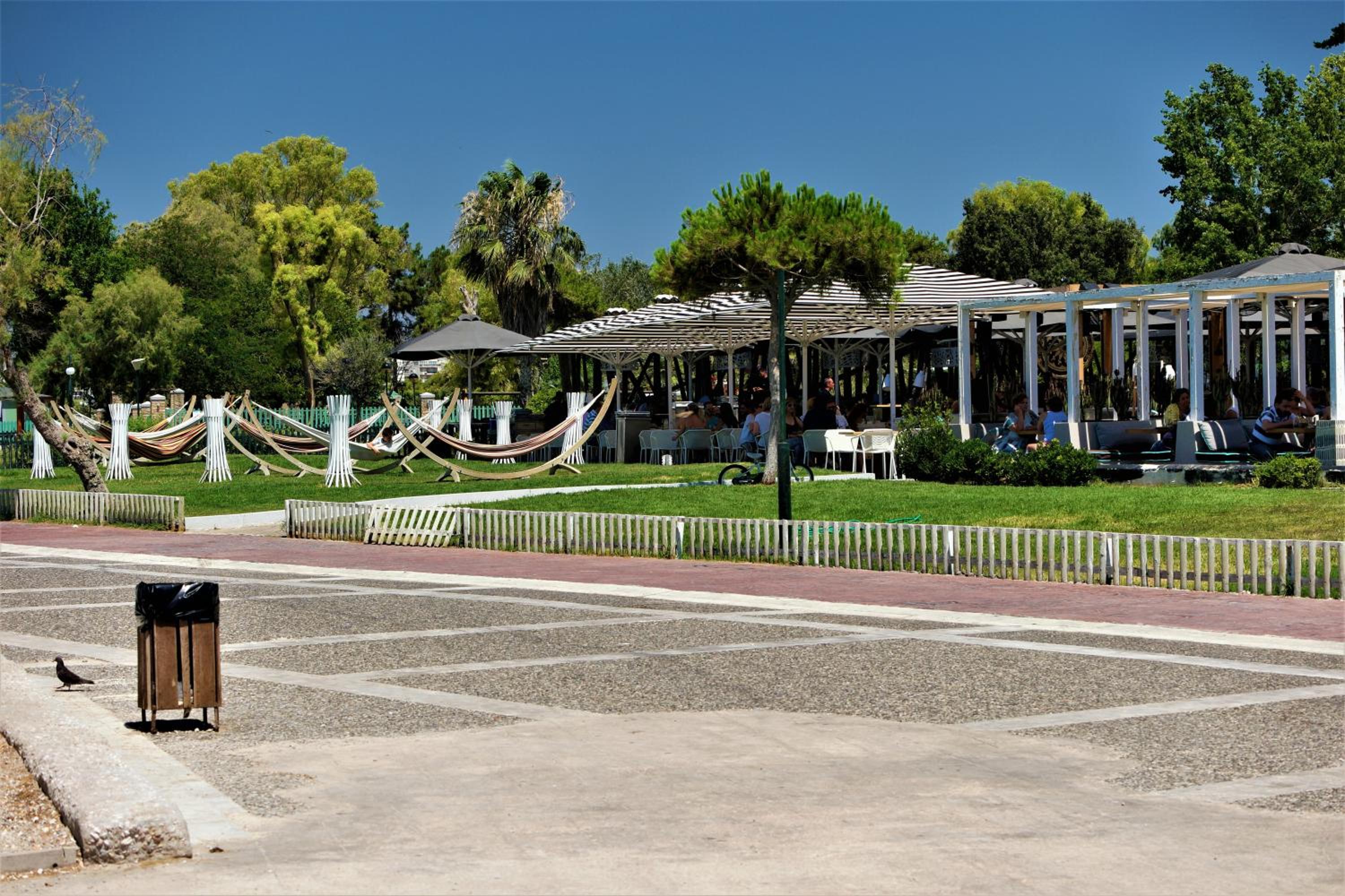 Zefyros Super Cool Apartments next to Alimos Riviera