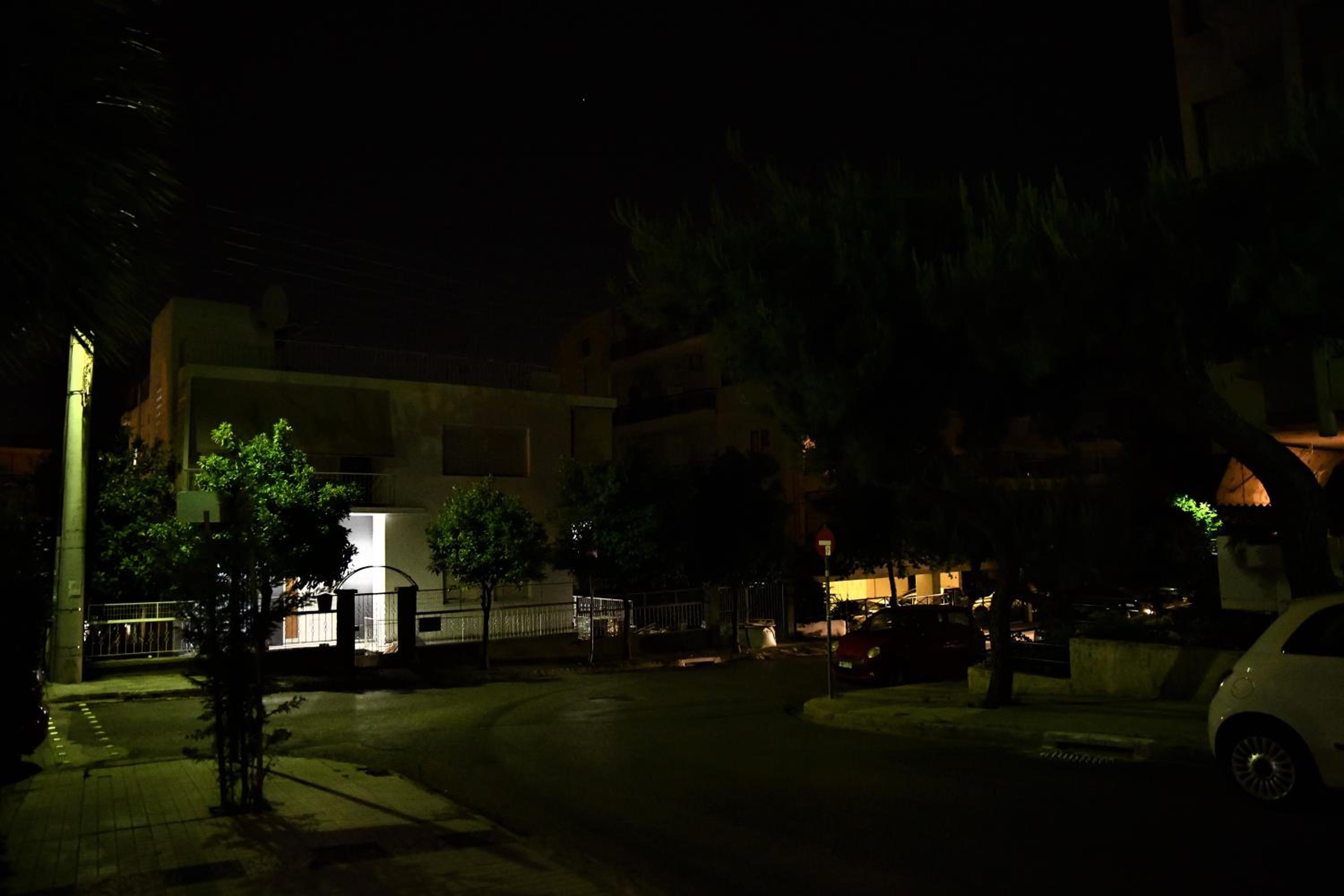 Zefyros Super Cool Apartments next to Alimos Riviera