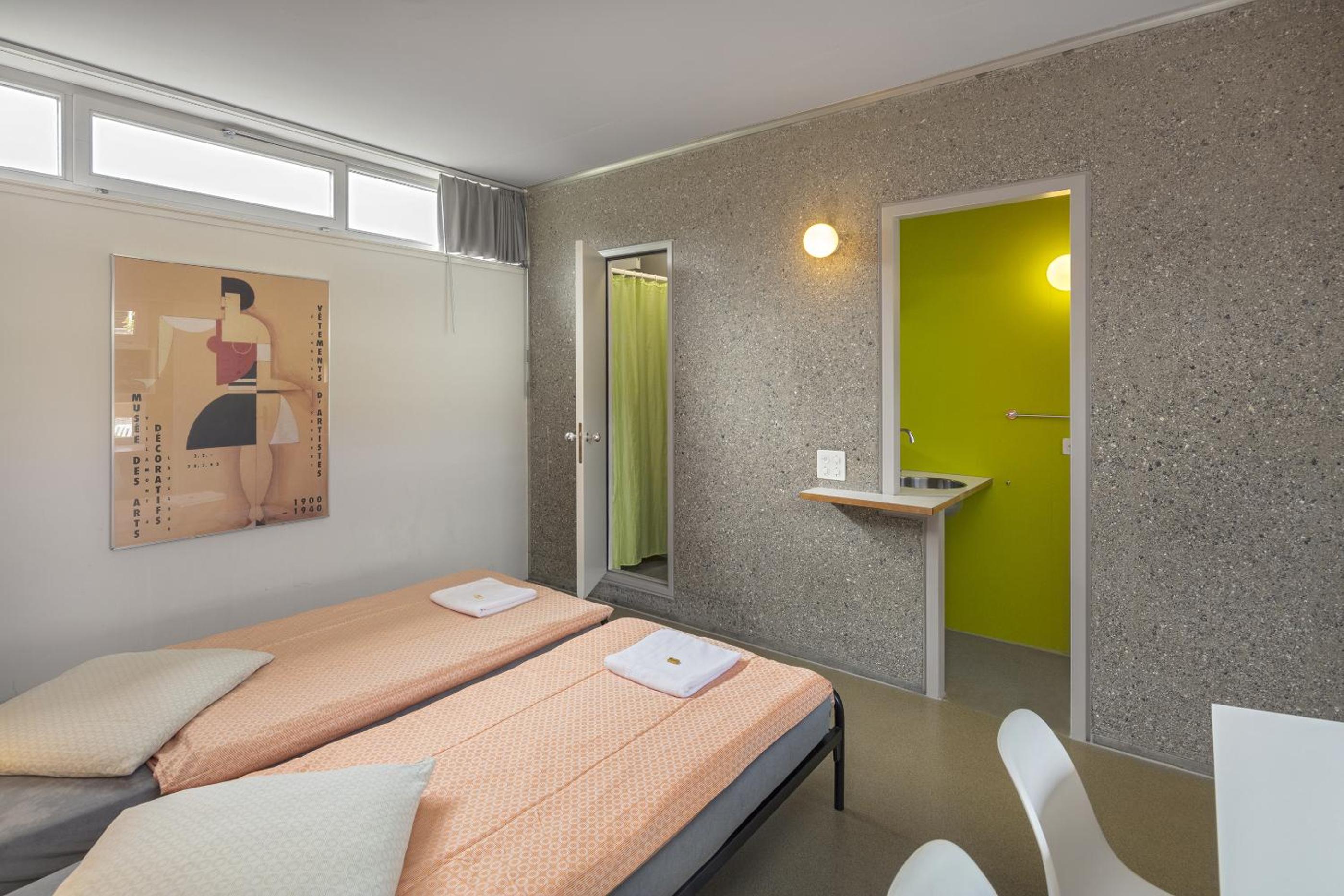 Lausanne Youth Hostel Jeunotel