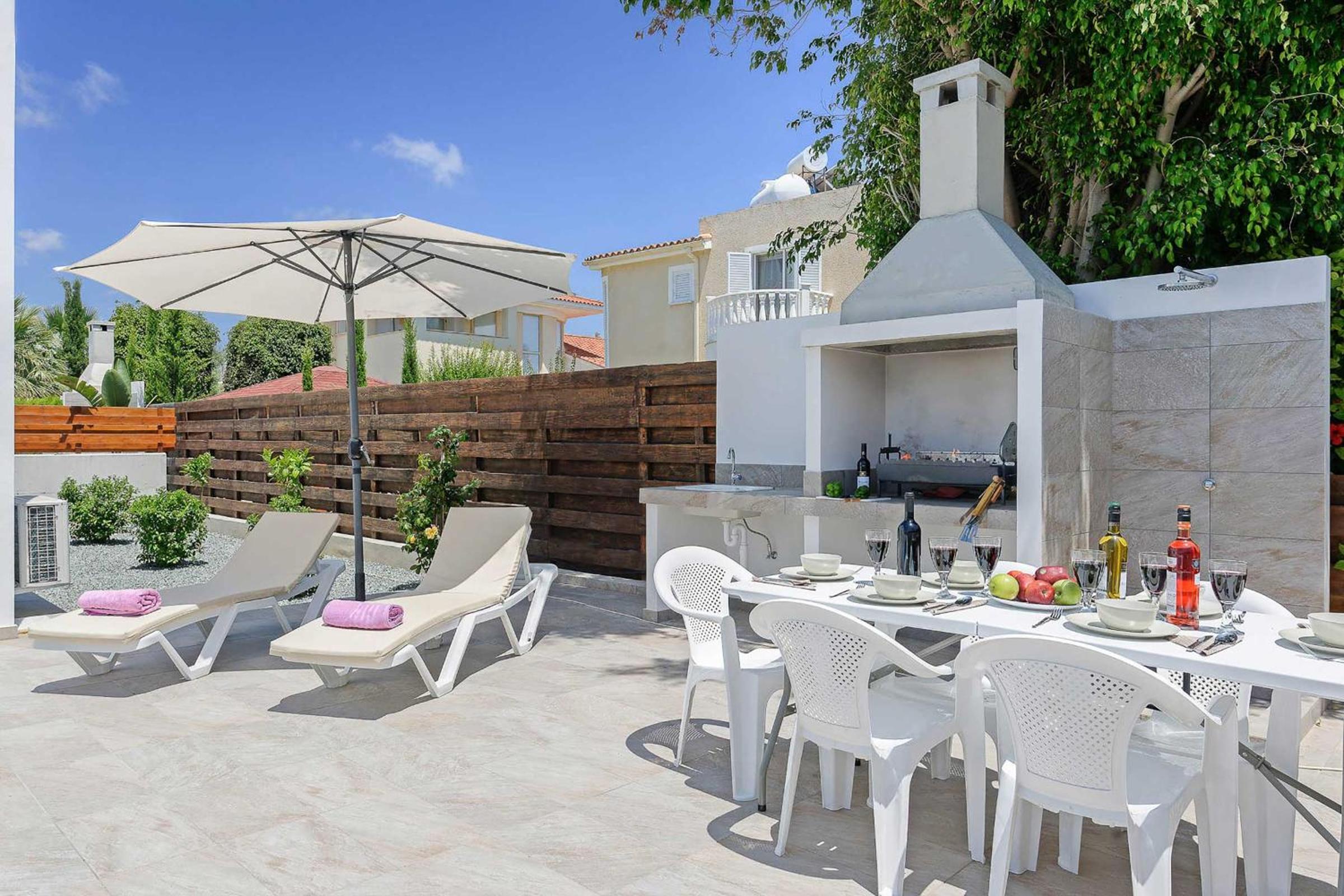 Villa Coral Bay view 4