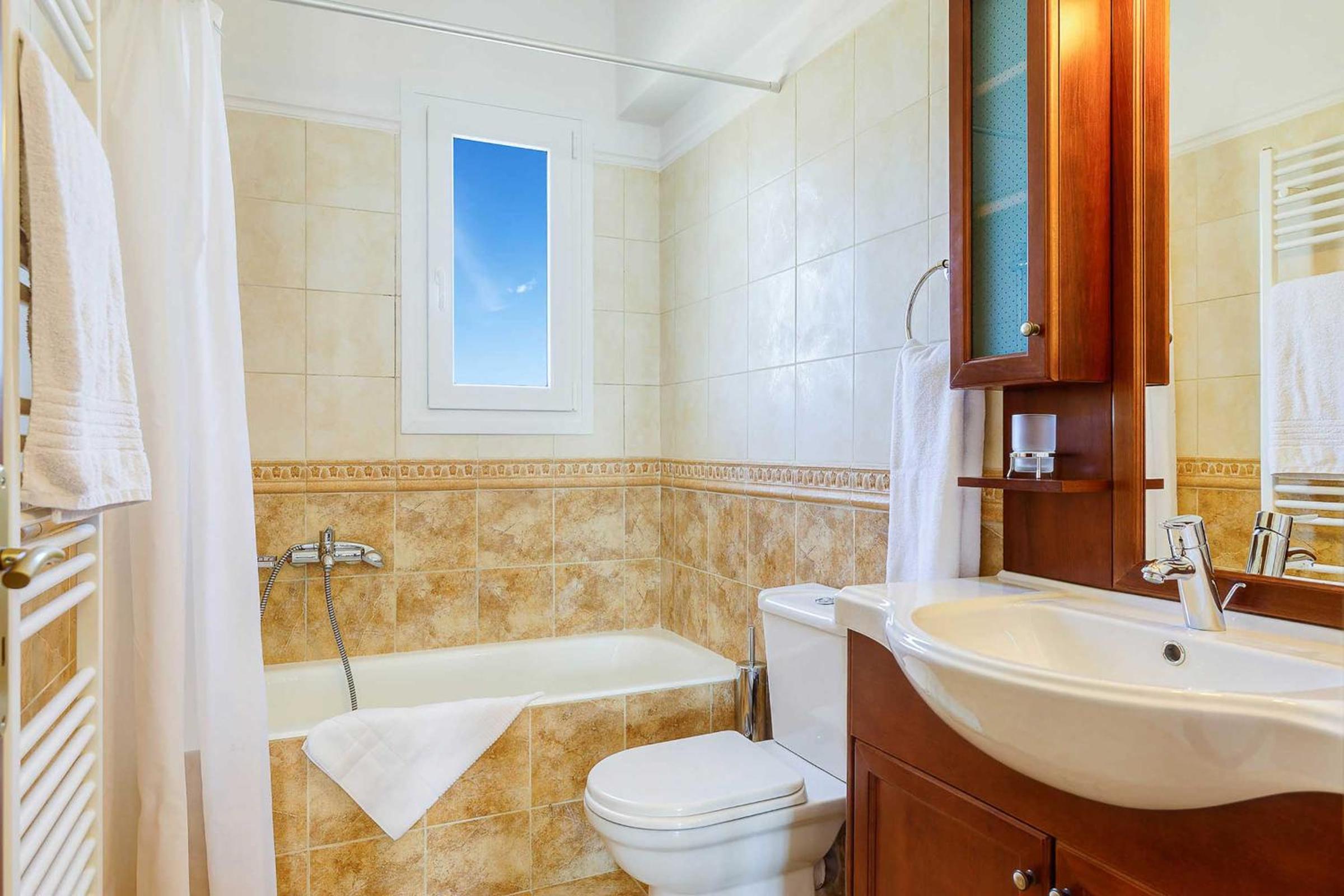 Villa Argostoli Bay view 4