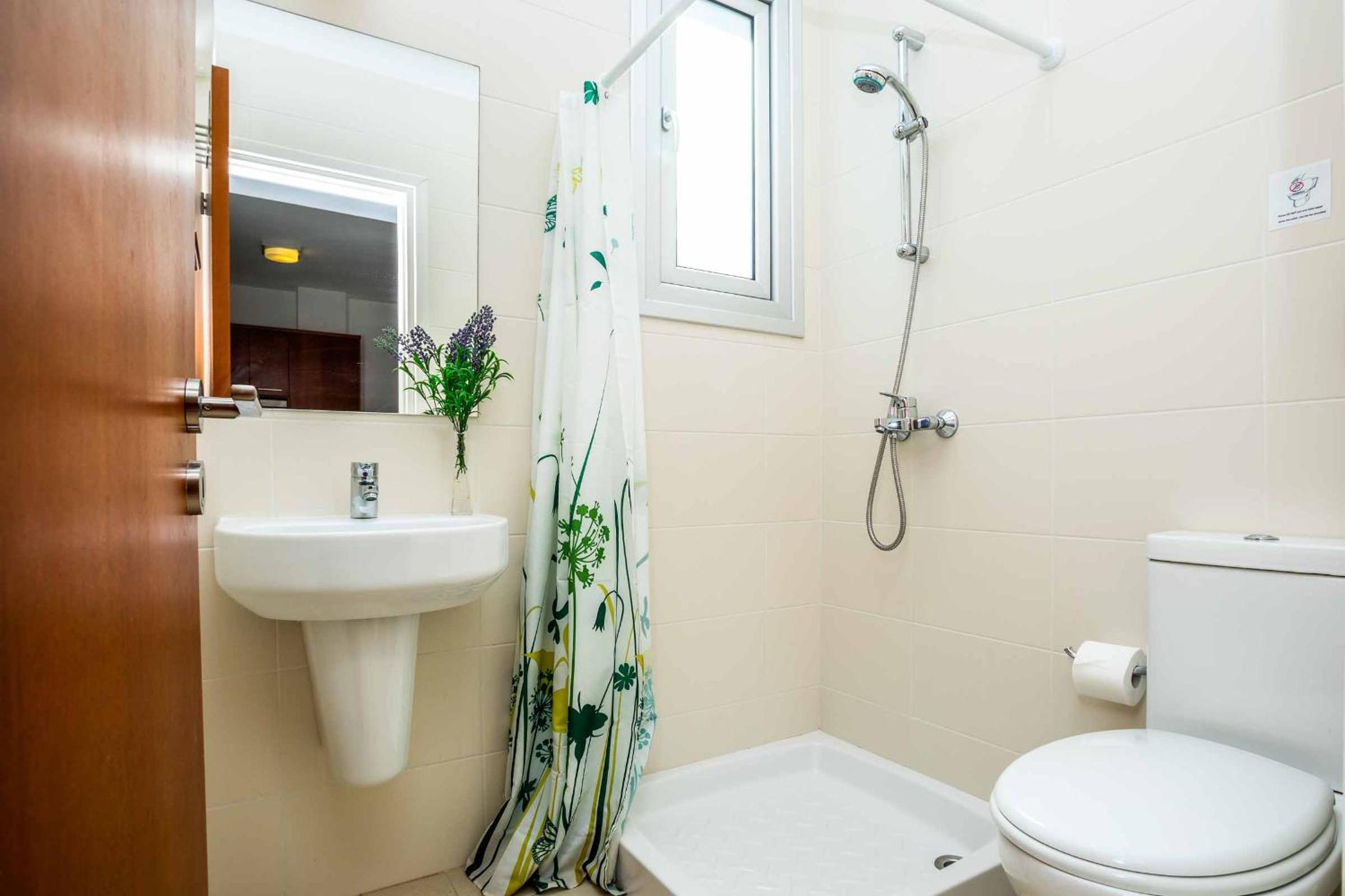Villa White Daisy view 4