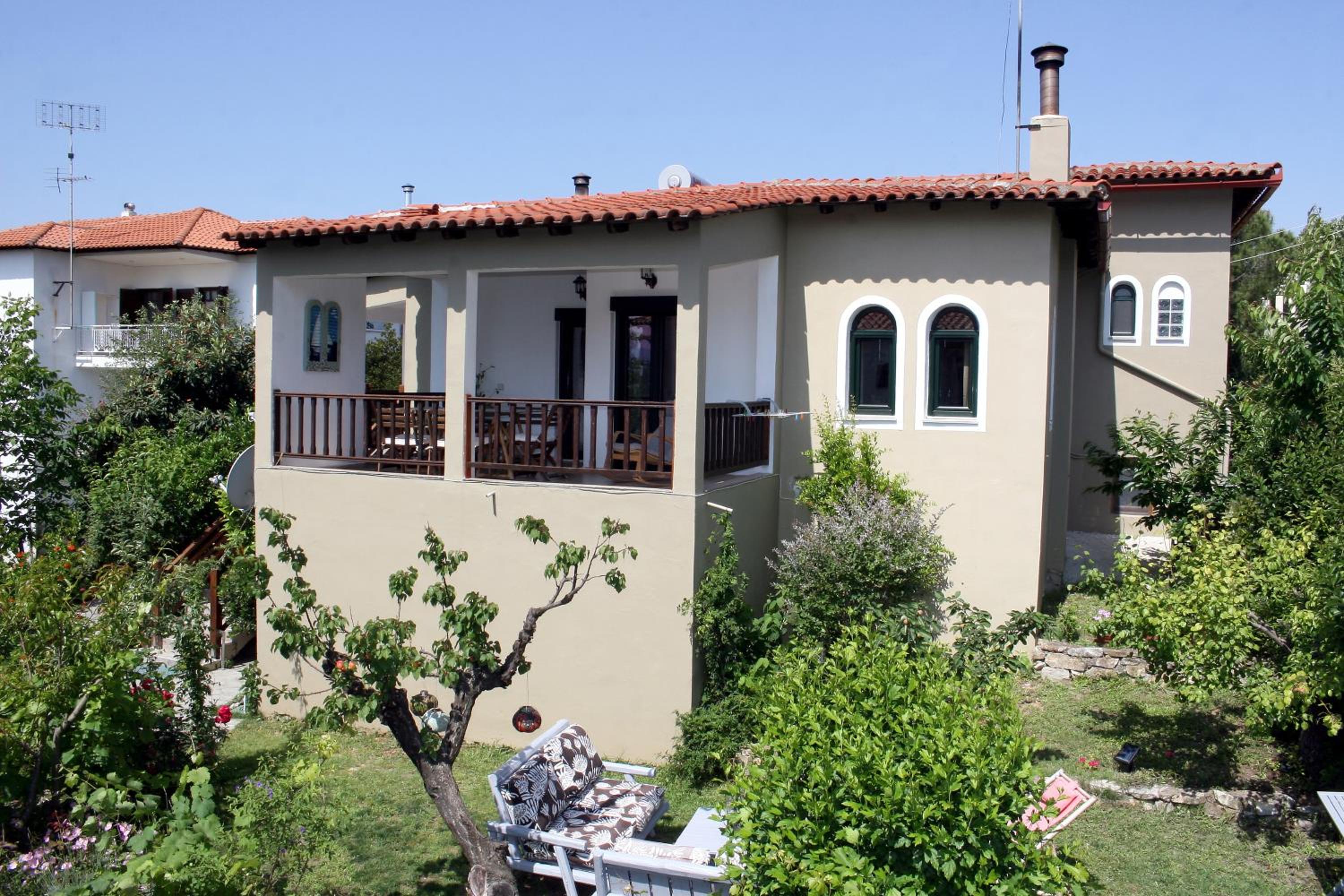 Flamouria view 2