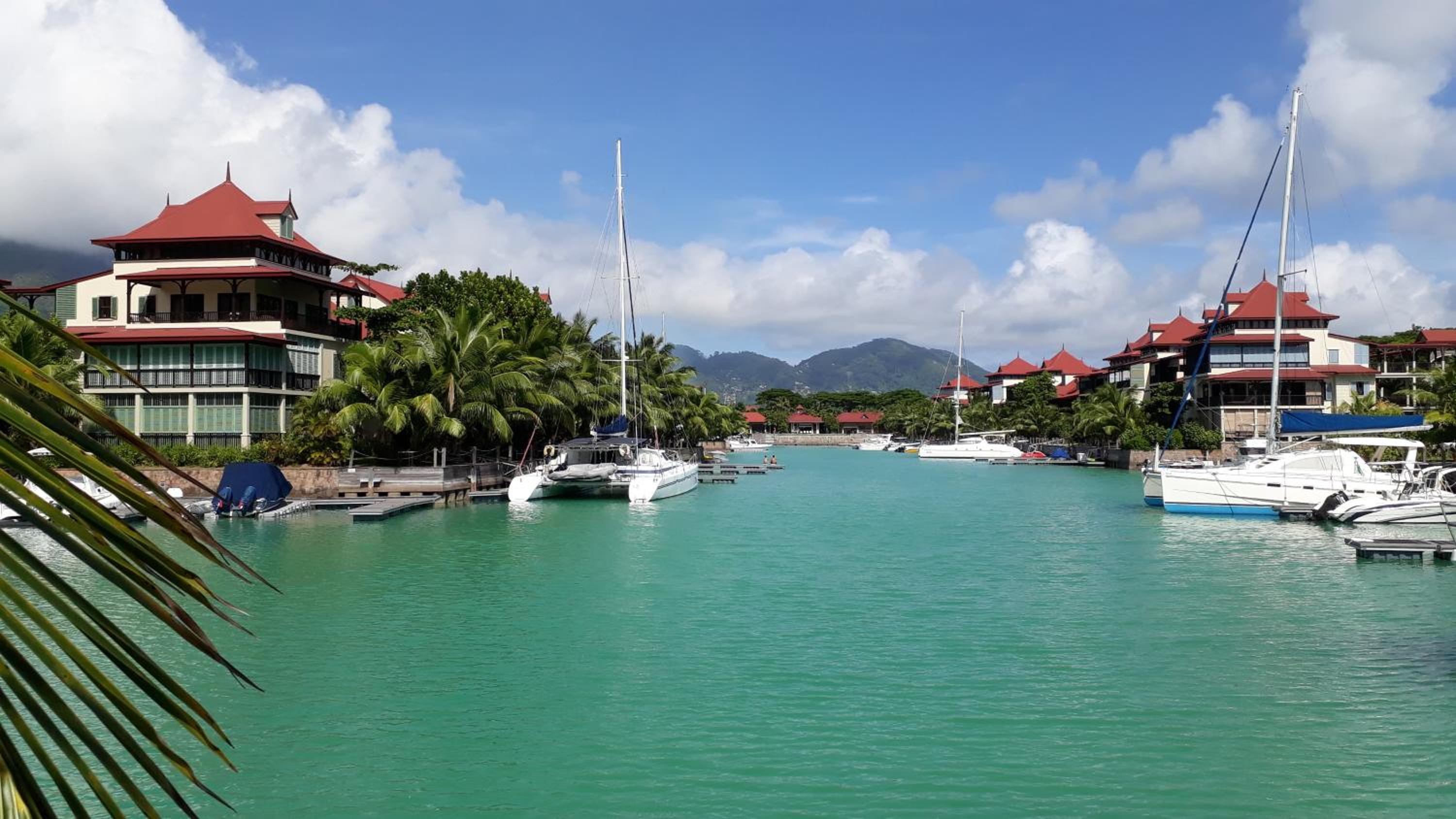 Eden Island luxury apartment sea view
