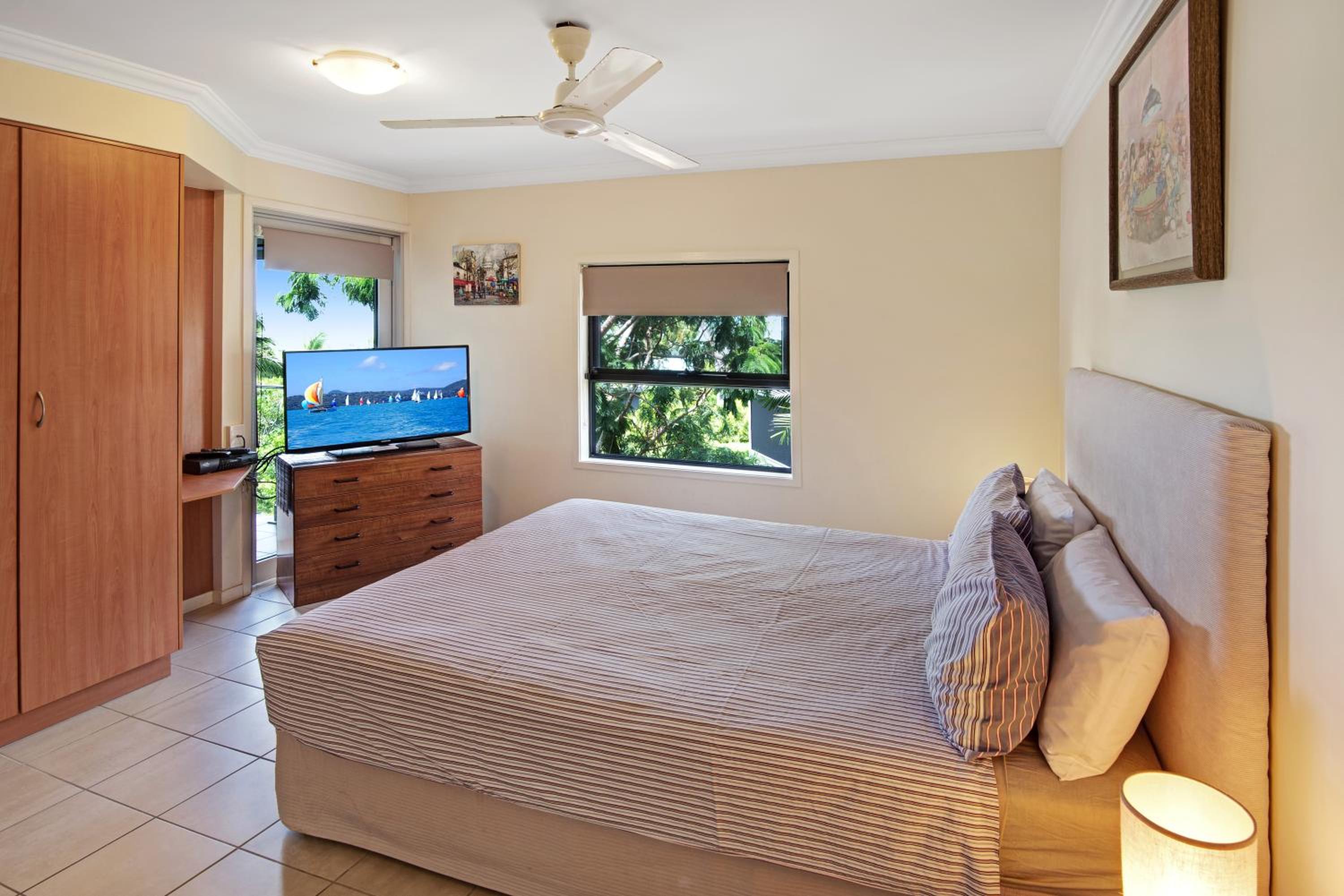 Oasis Apartments on Hamilton Island by HIHA