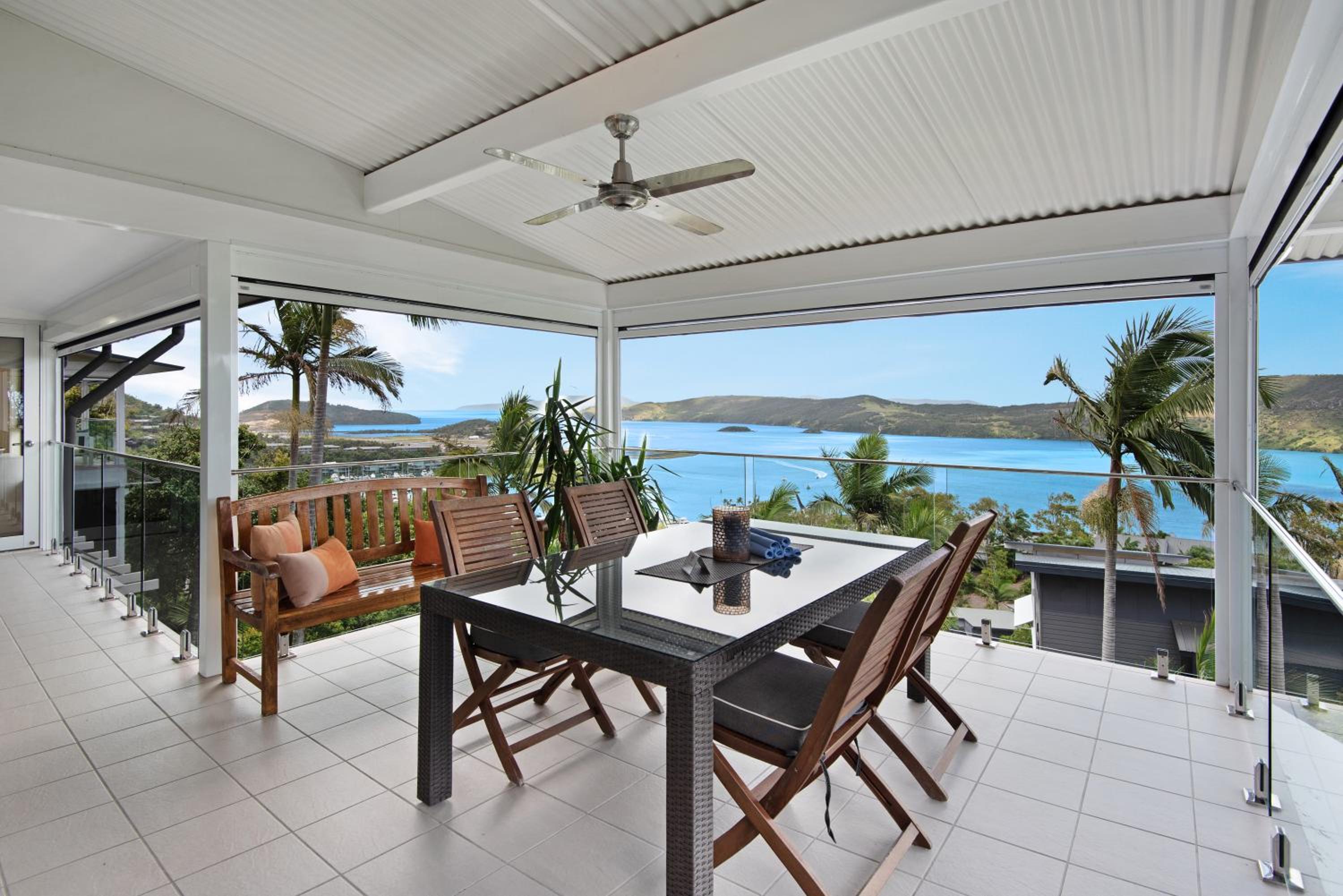 Oasis Apartments on Hamilton Island by HIHA
