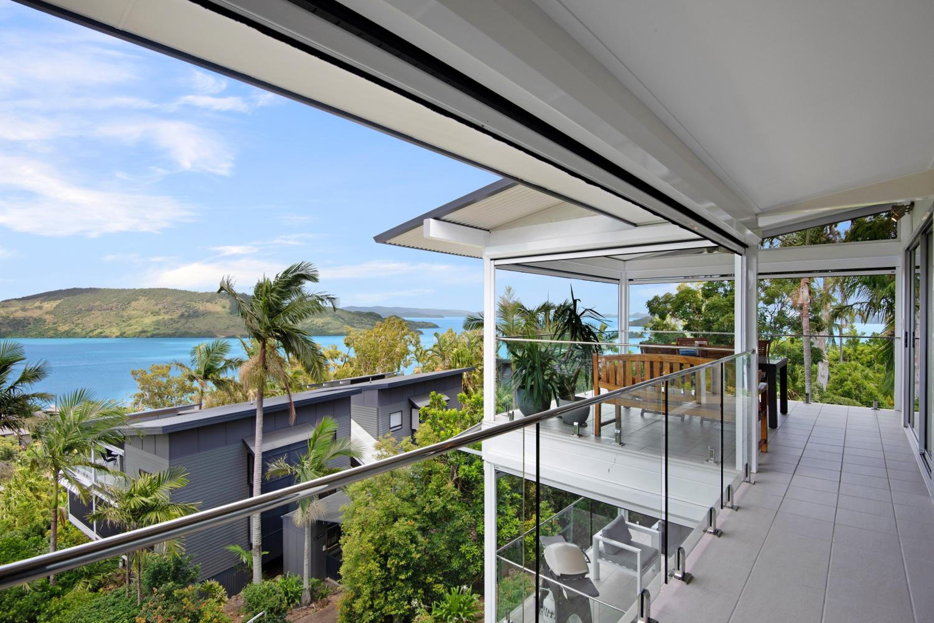 Oasis Apartments on Hamilton Island by HIHA