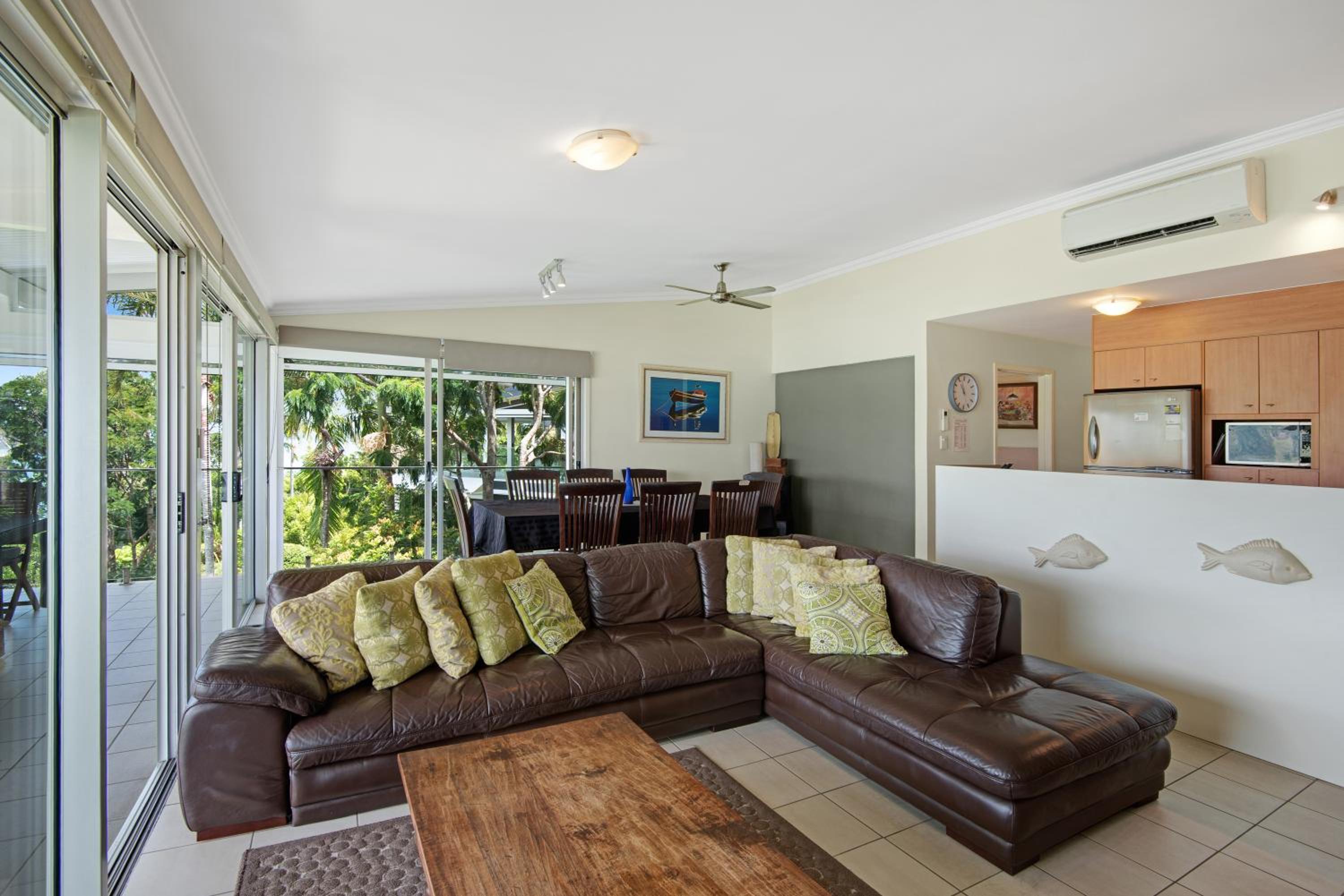 Oasis Apartments on Hamilton Island by HIHA