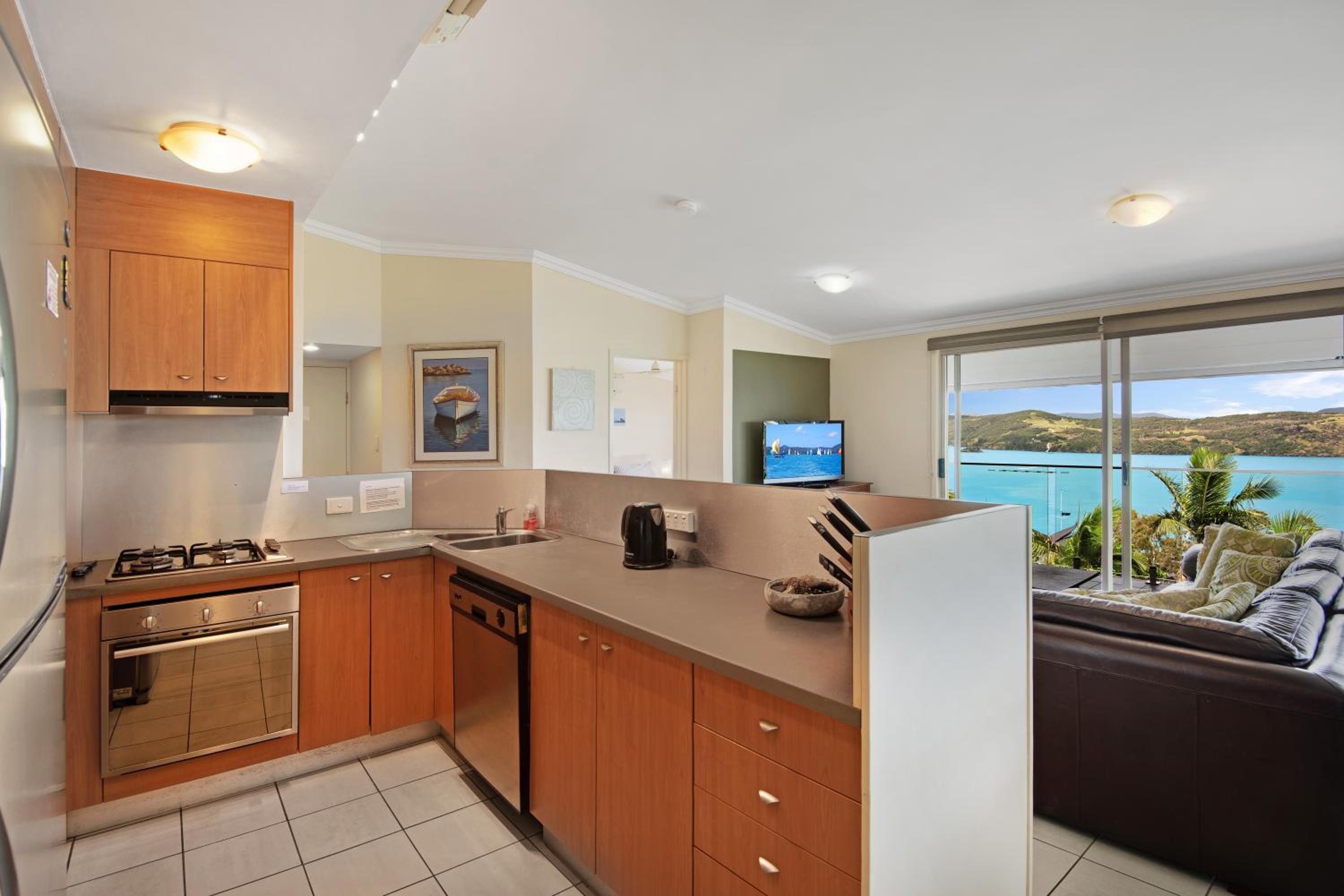 Oasis Apartments on Hamilton Island by HIHA