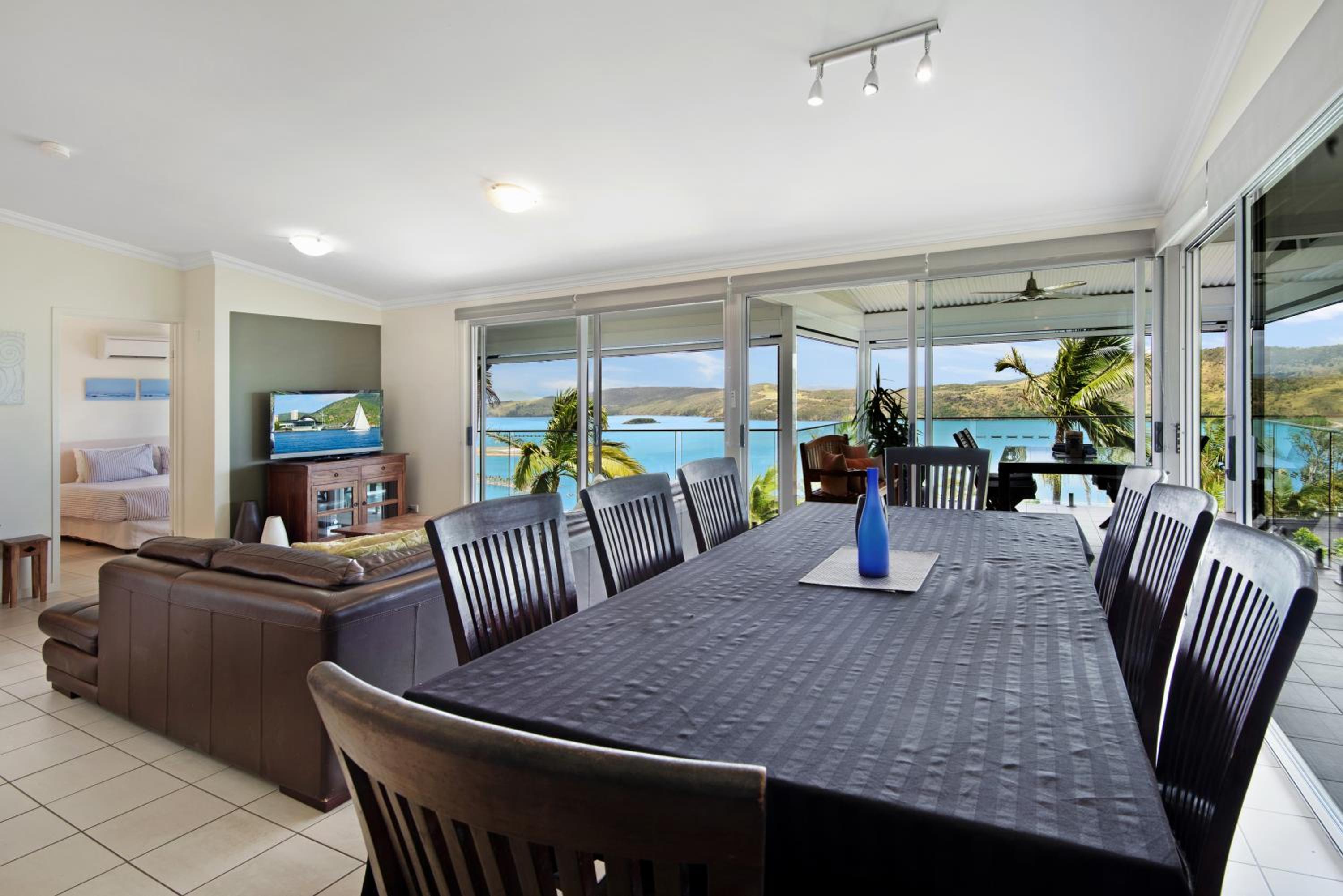 Oasis Apartments on Hamilton Island by HIHA