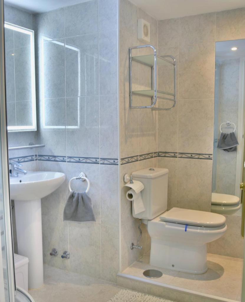Seafront luxury studio in Las Palmeras hotel