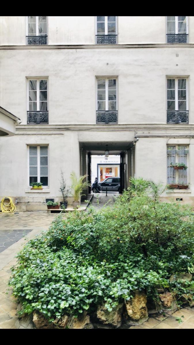 Parisian Studios Louvre -Vendôme